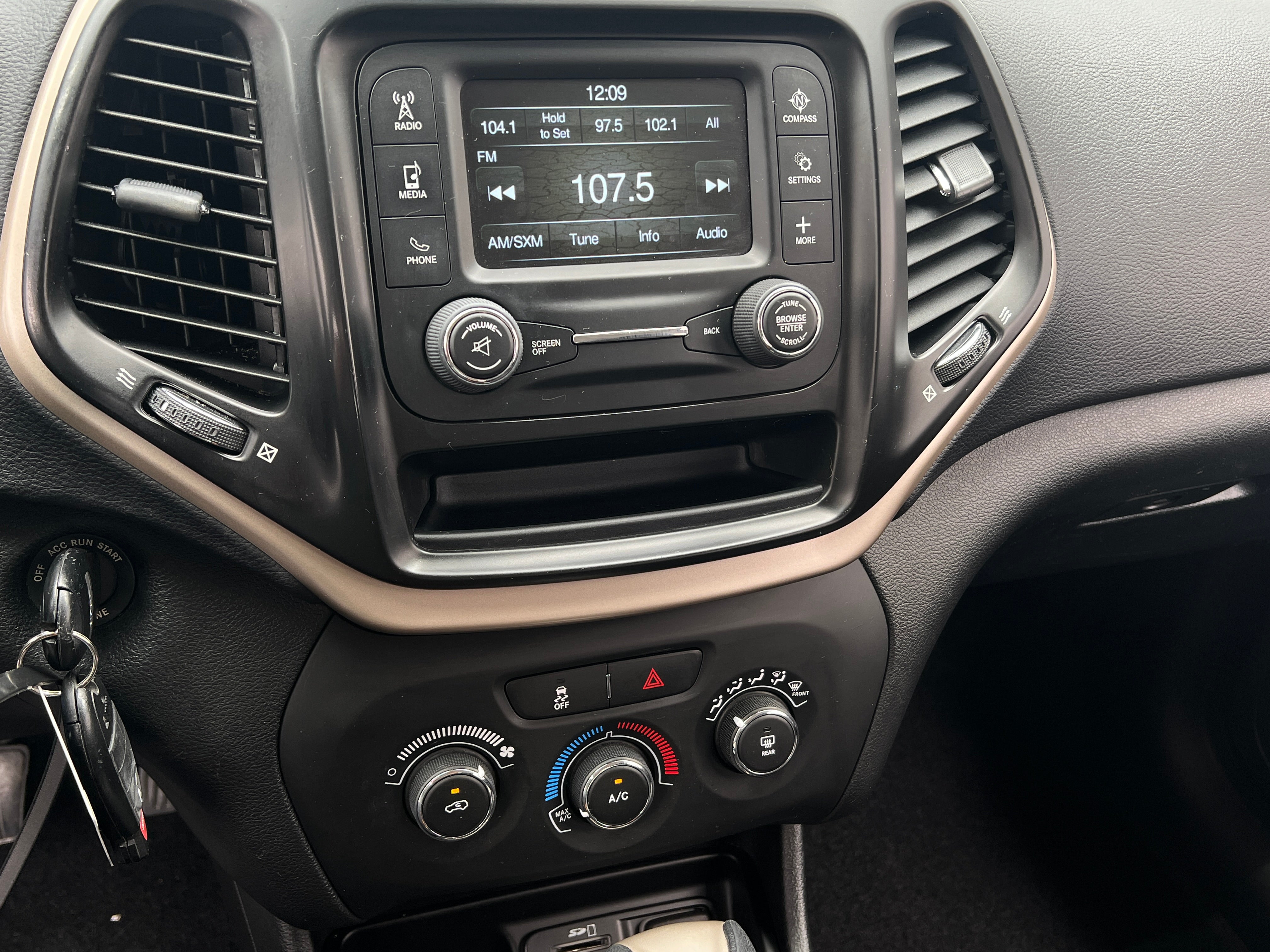 2016 Jeep Cherokee Sport 4