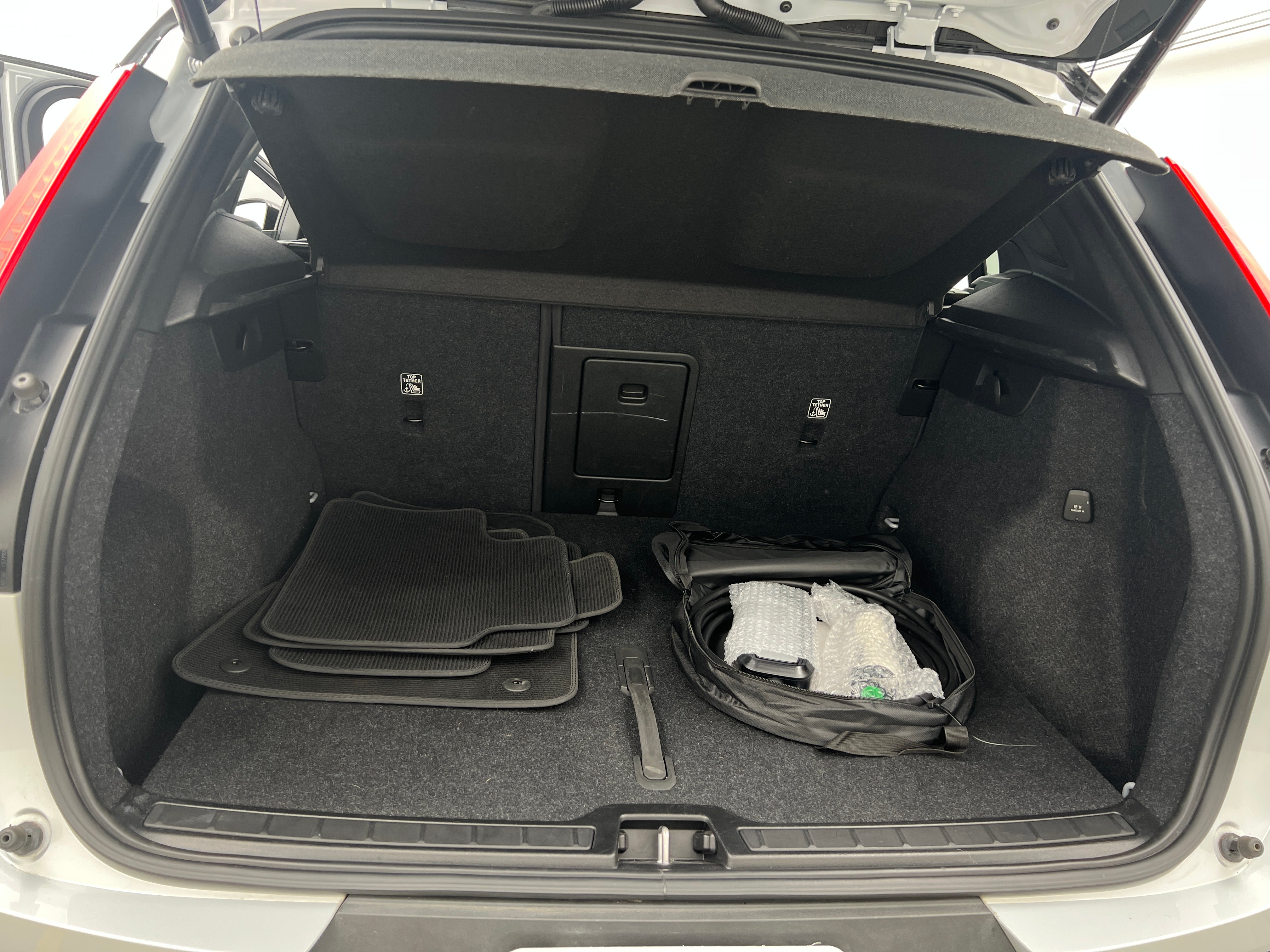 2021 Volvo XC40 Recharge Core 7