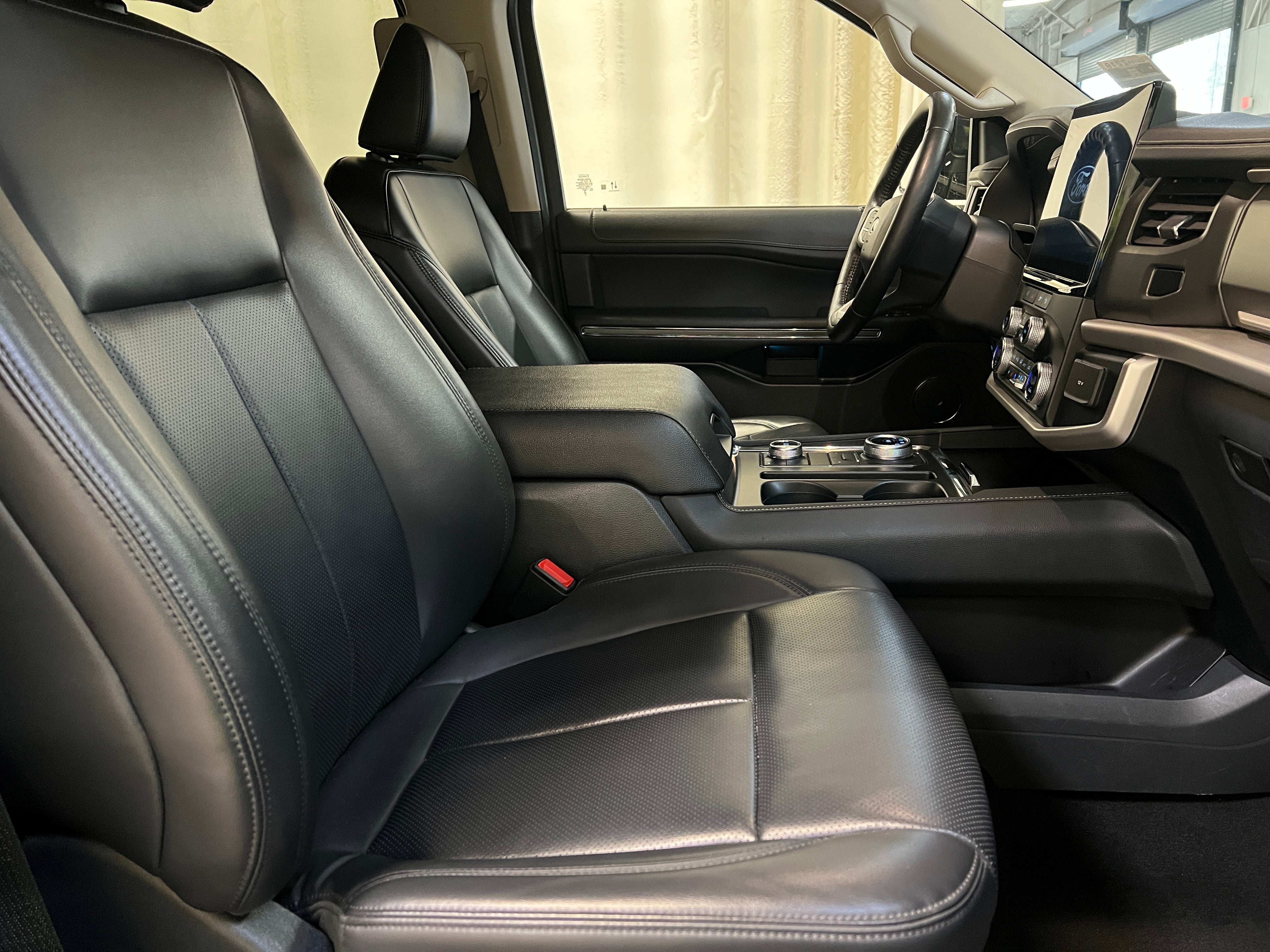 2023 Ford Expedition MAX XLT 2