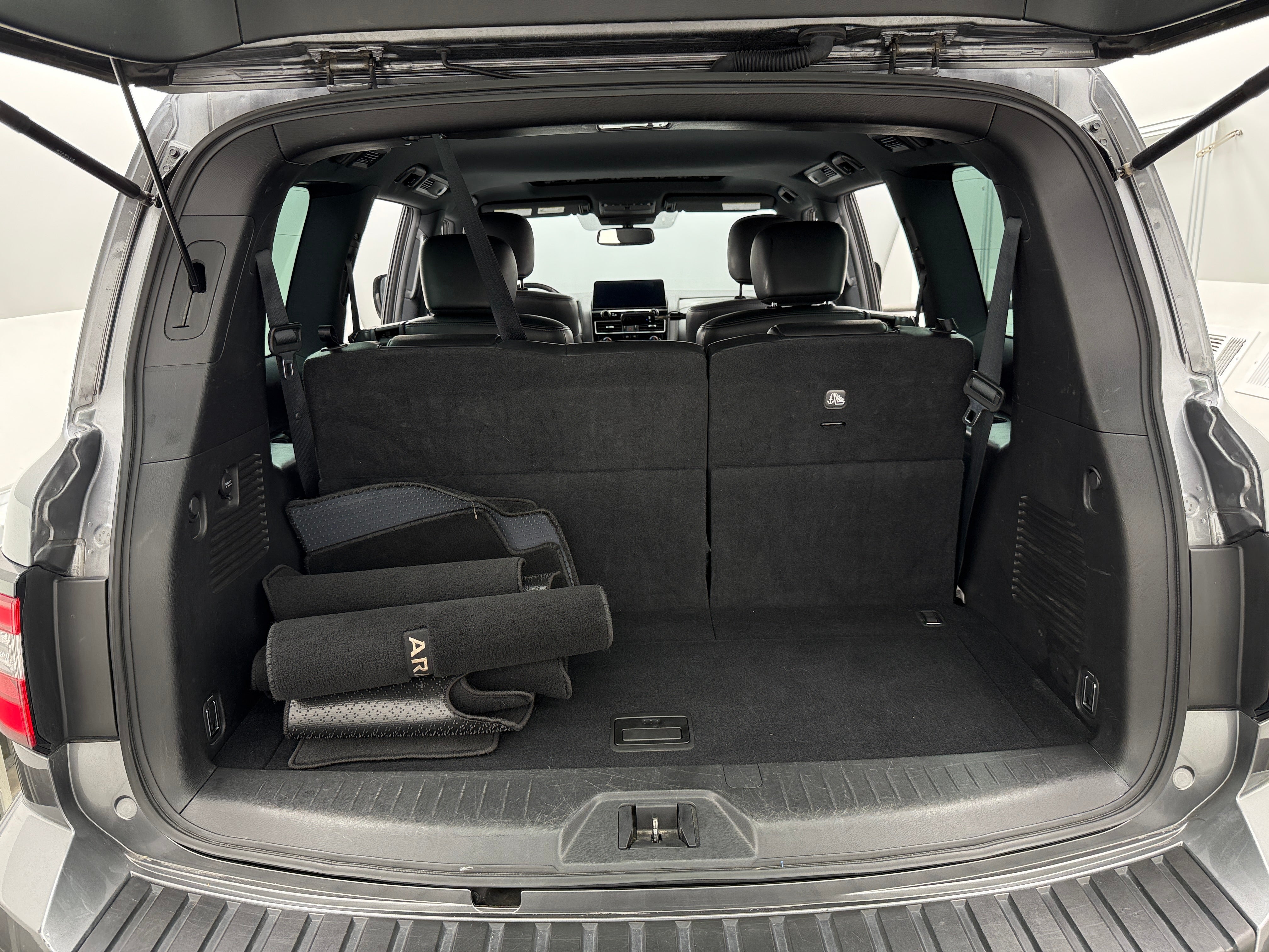 2023 Nissan Armada SL 6