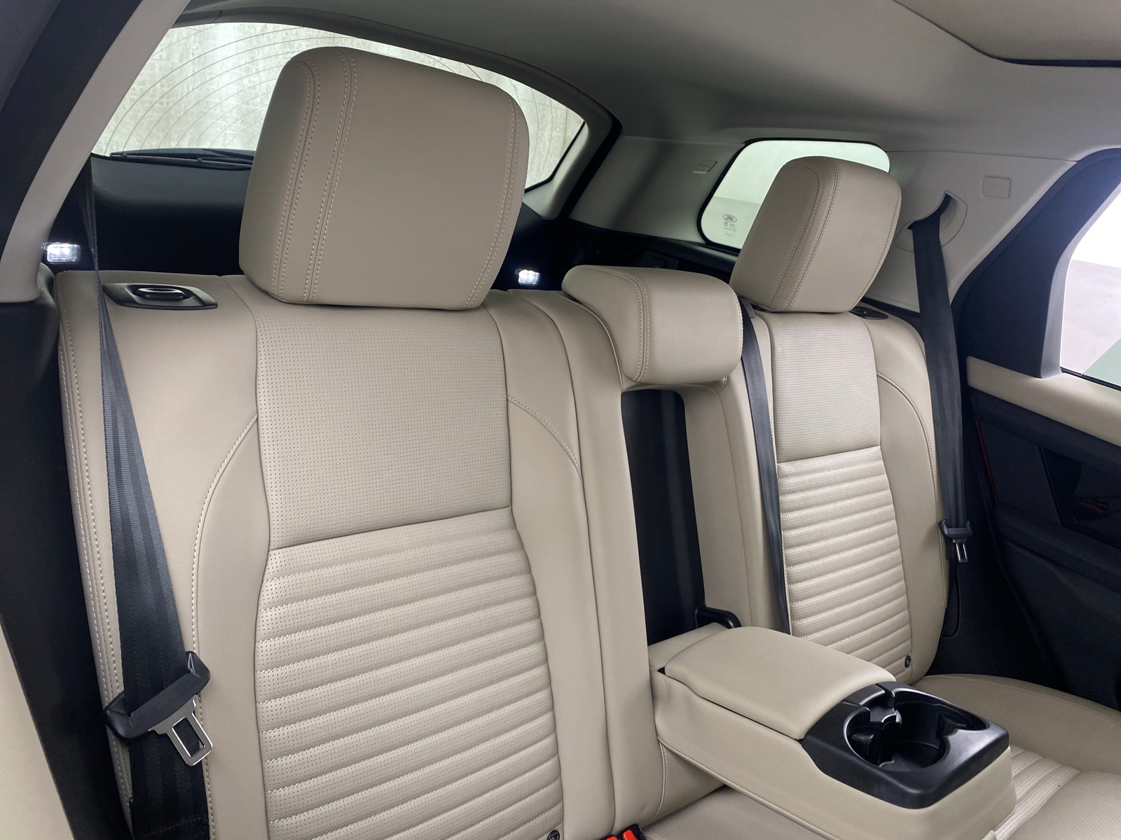 Thumbnail: 2023 Land Rover Discovery Sport - 5