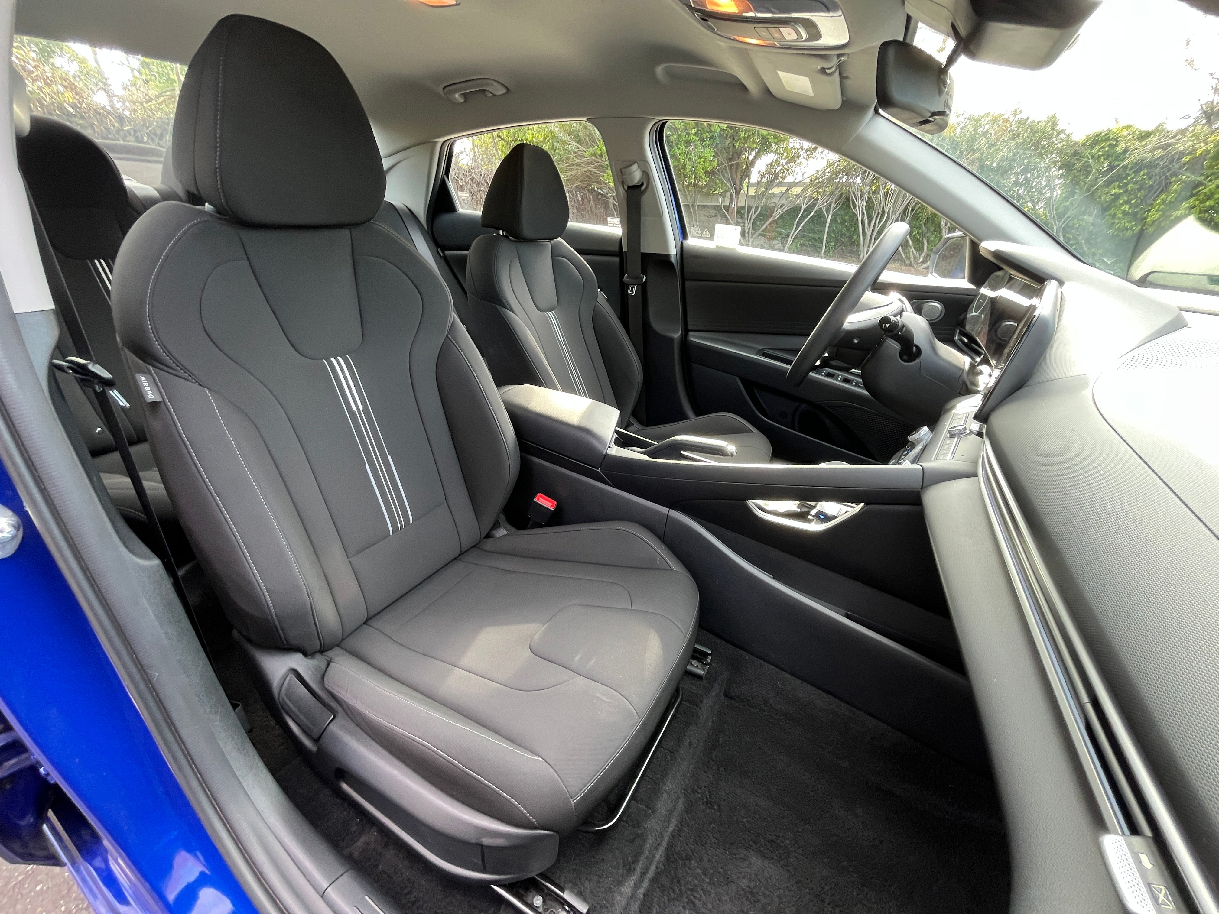 2024 Hyundai Elantra SEL 2