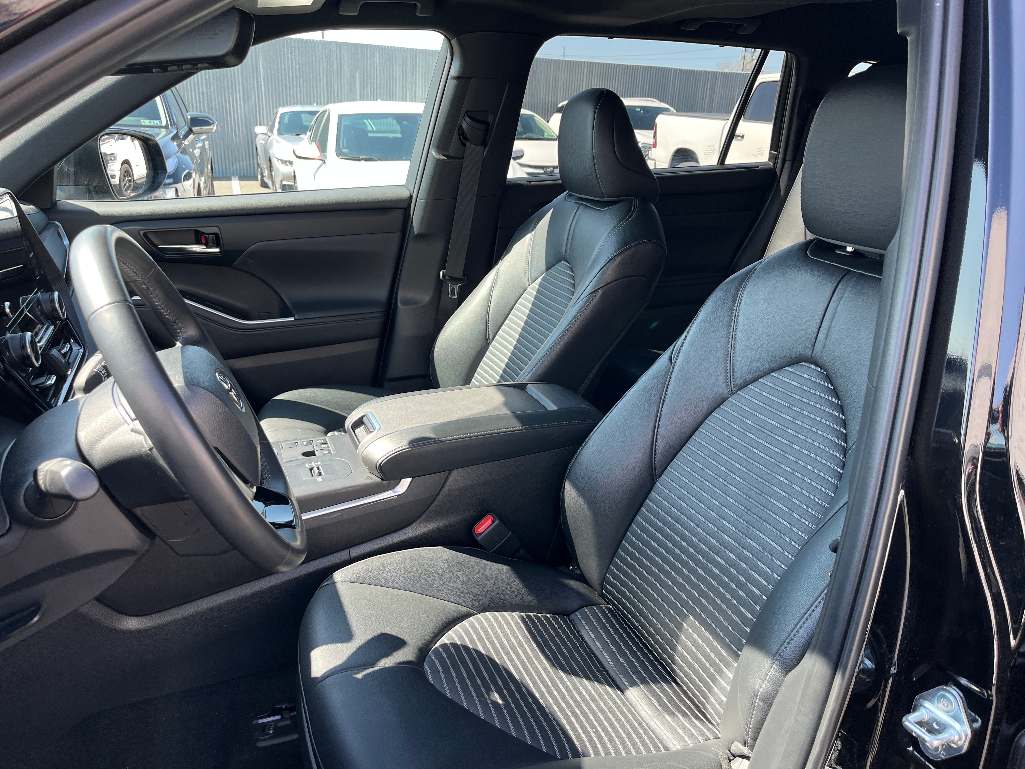 2024 Toyota Highlander XSE 2