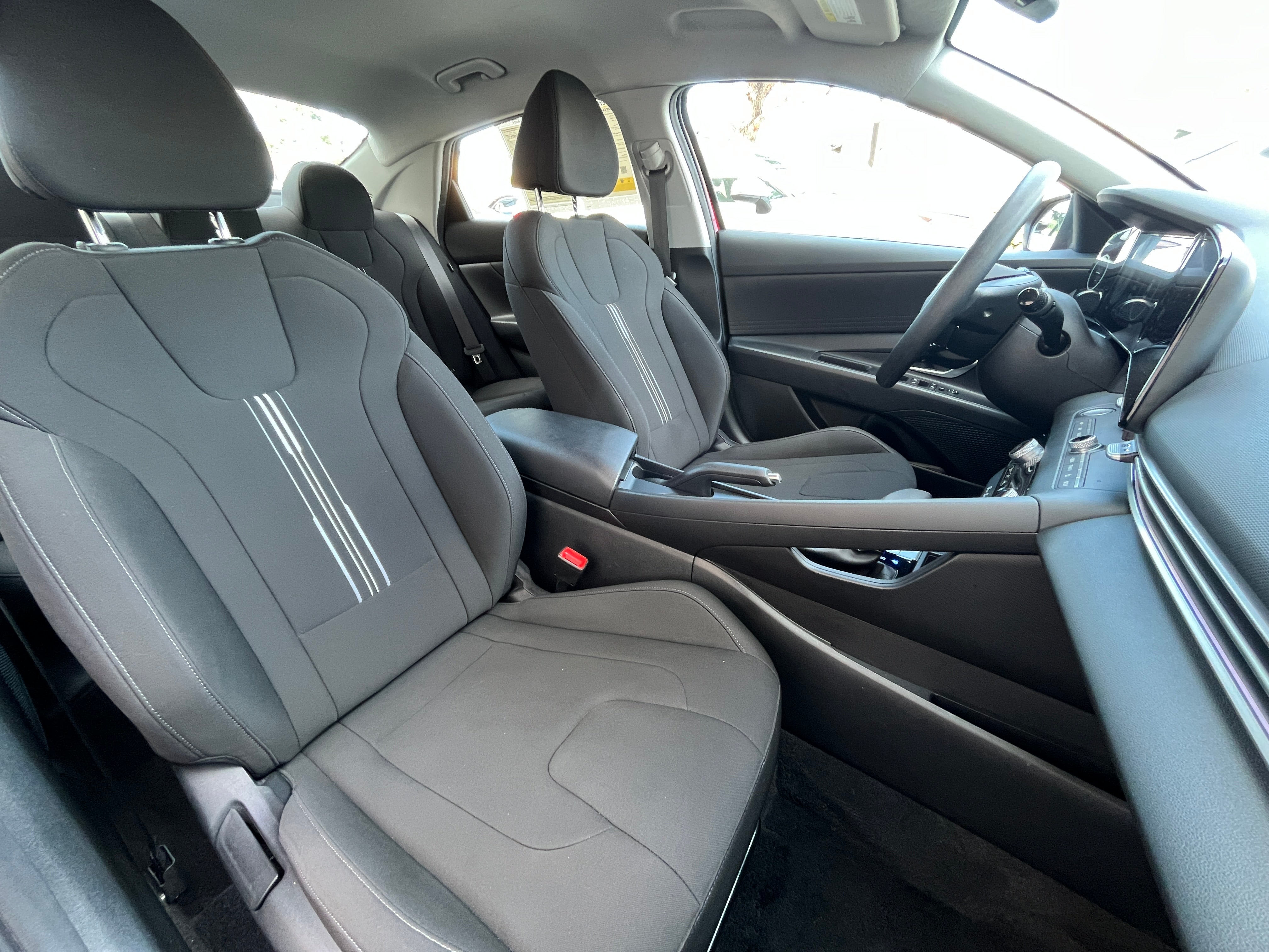 2024 Hyundai Elantra SEL 2
