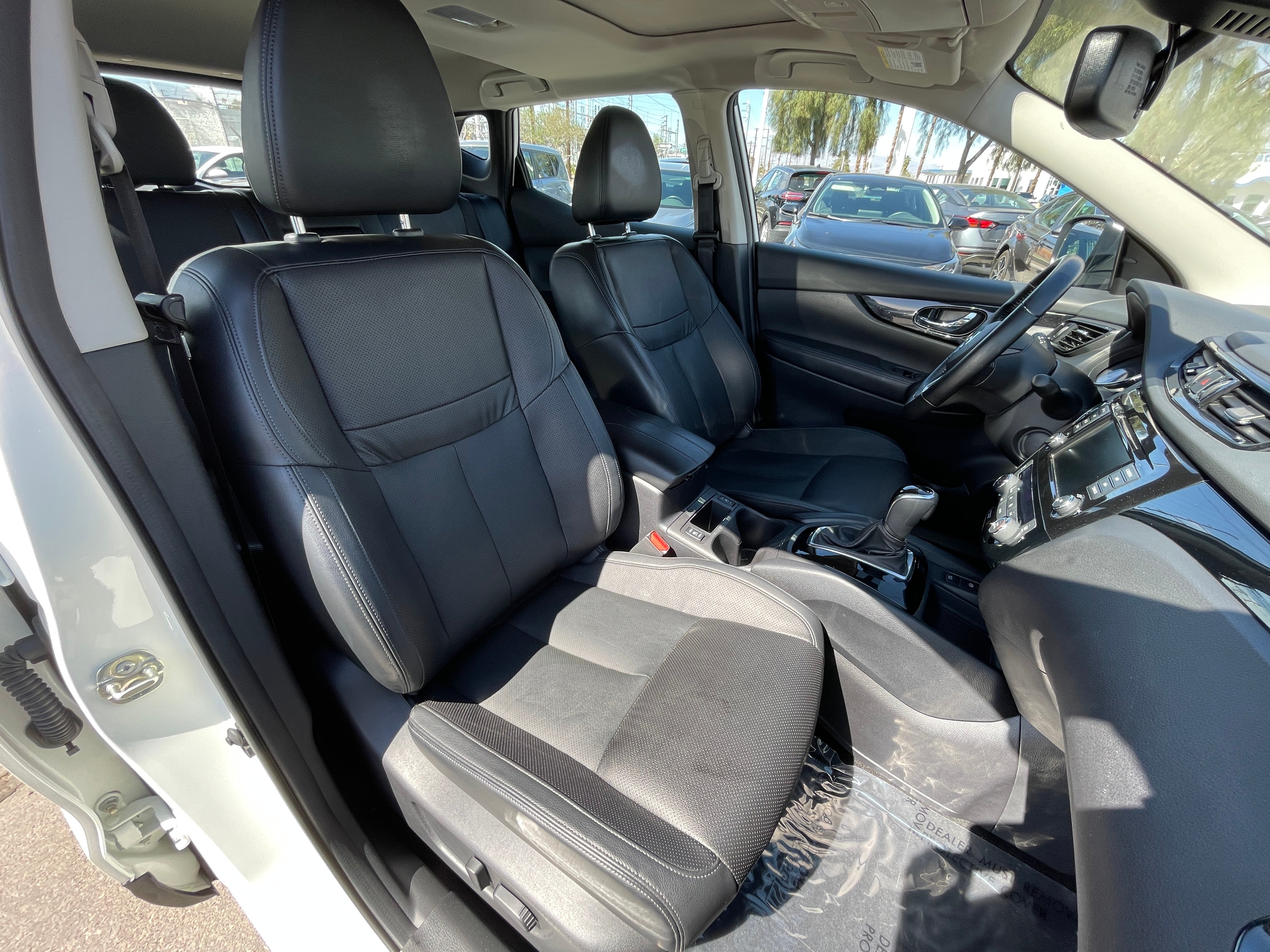 2022 Nissan Rogue Sport SL 2