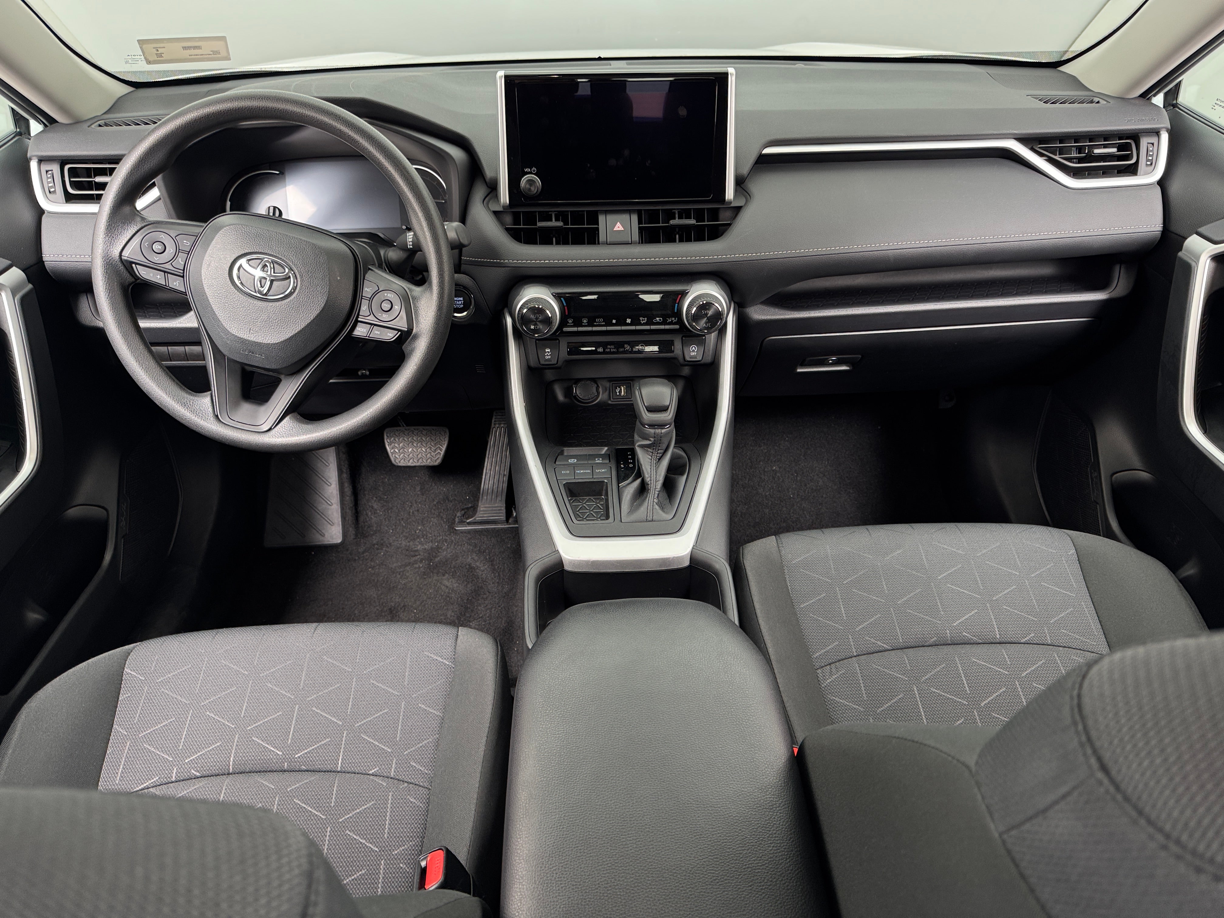 2024 Toyota RAV4 XLE 3