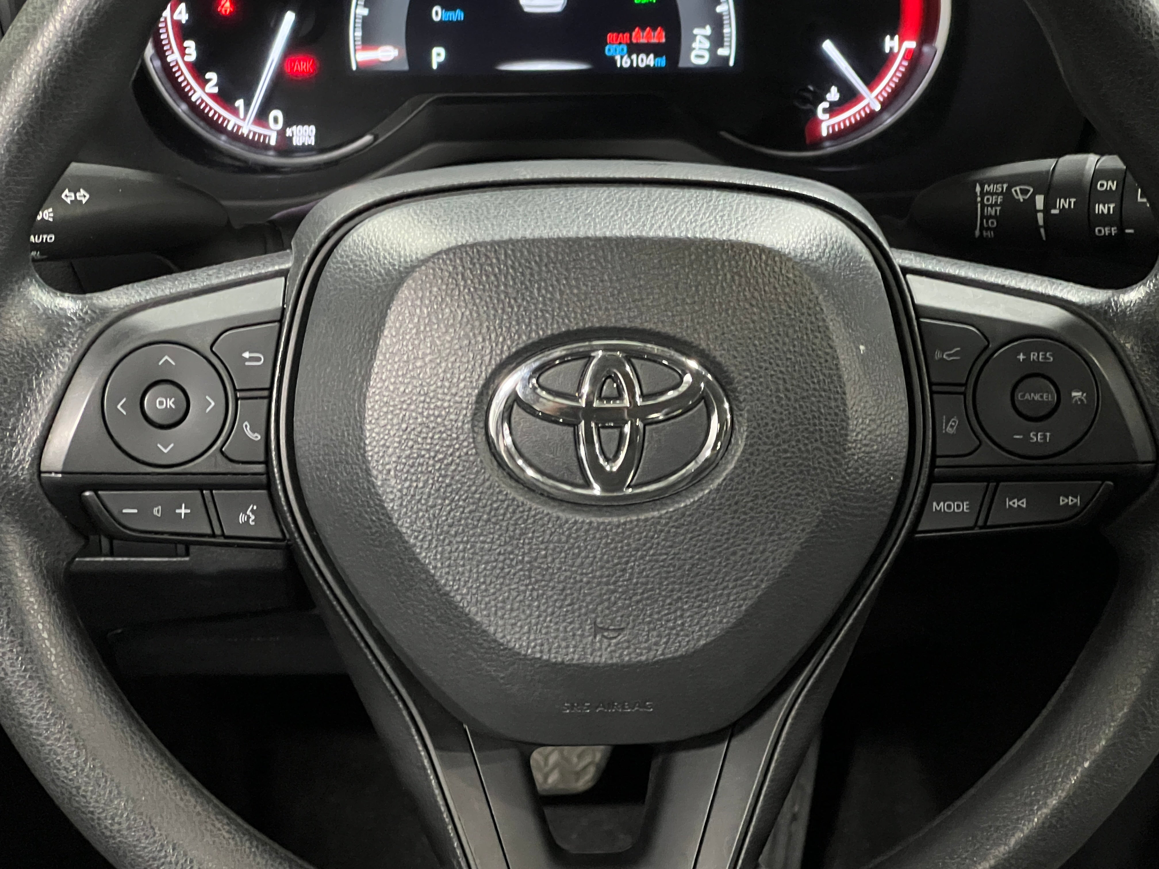 2024 Toyota RAV4 XLE 5