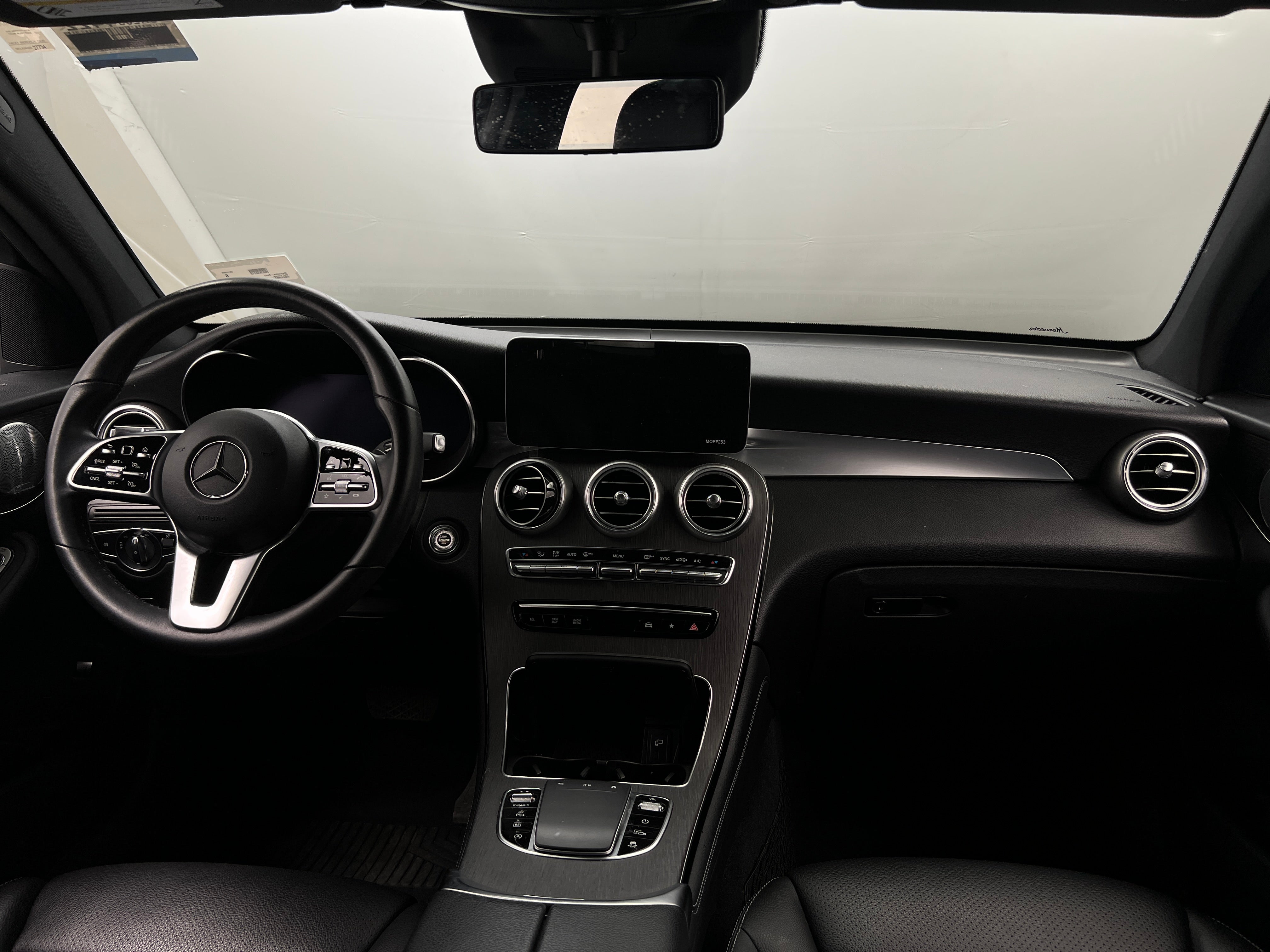 2020 Mercedes-Benz GLC 300 2