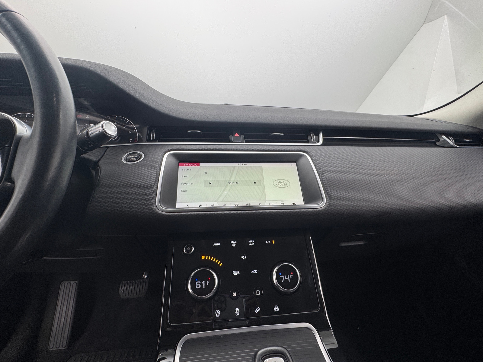 Thumbnail: 2020 Land Rover Range Rover Evoque - 3