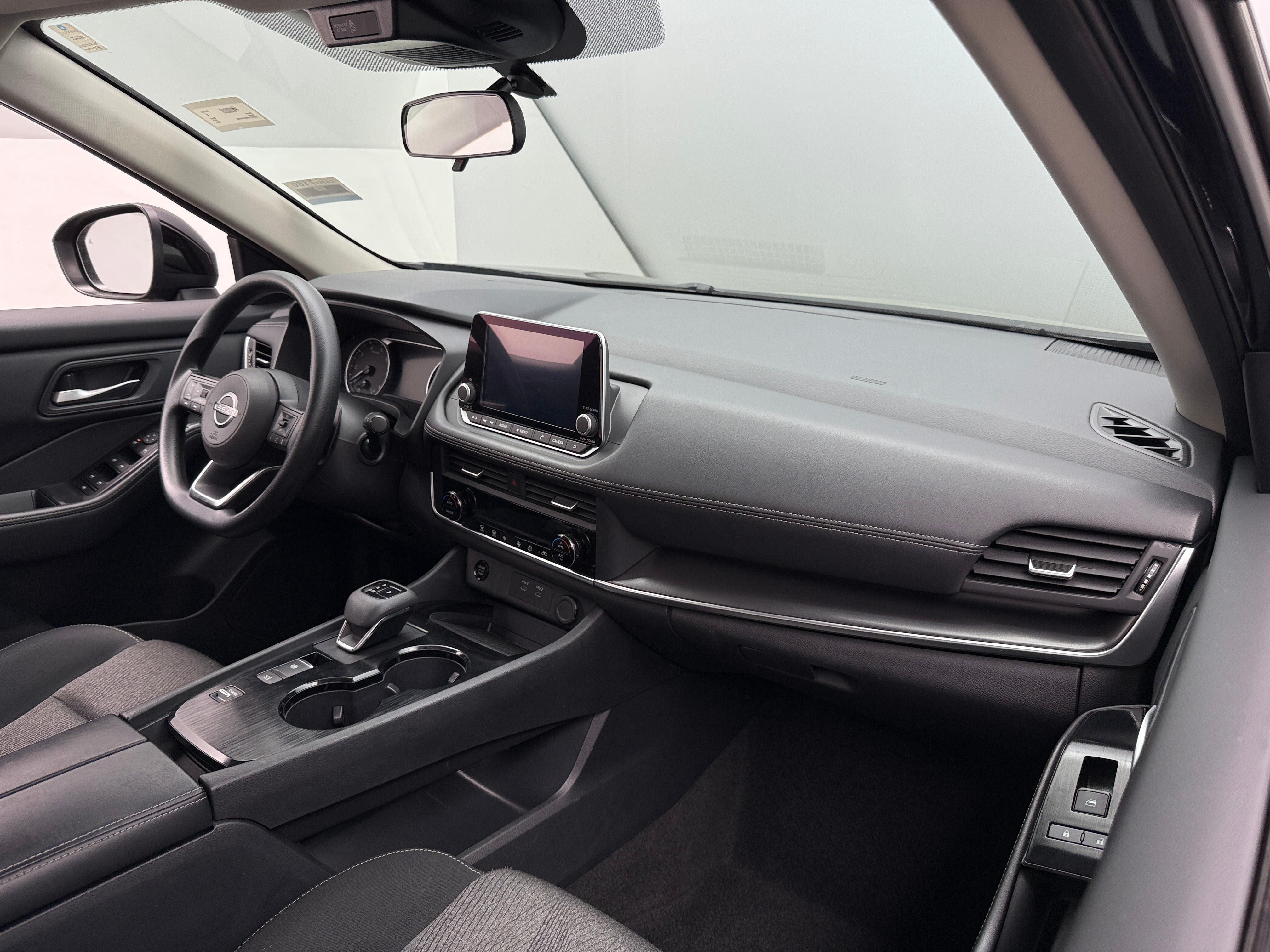 2024 Nissan Rogue SV 3