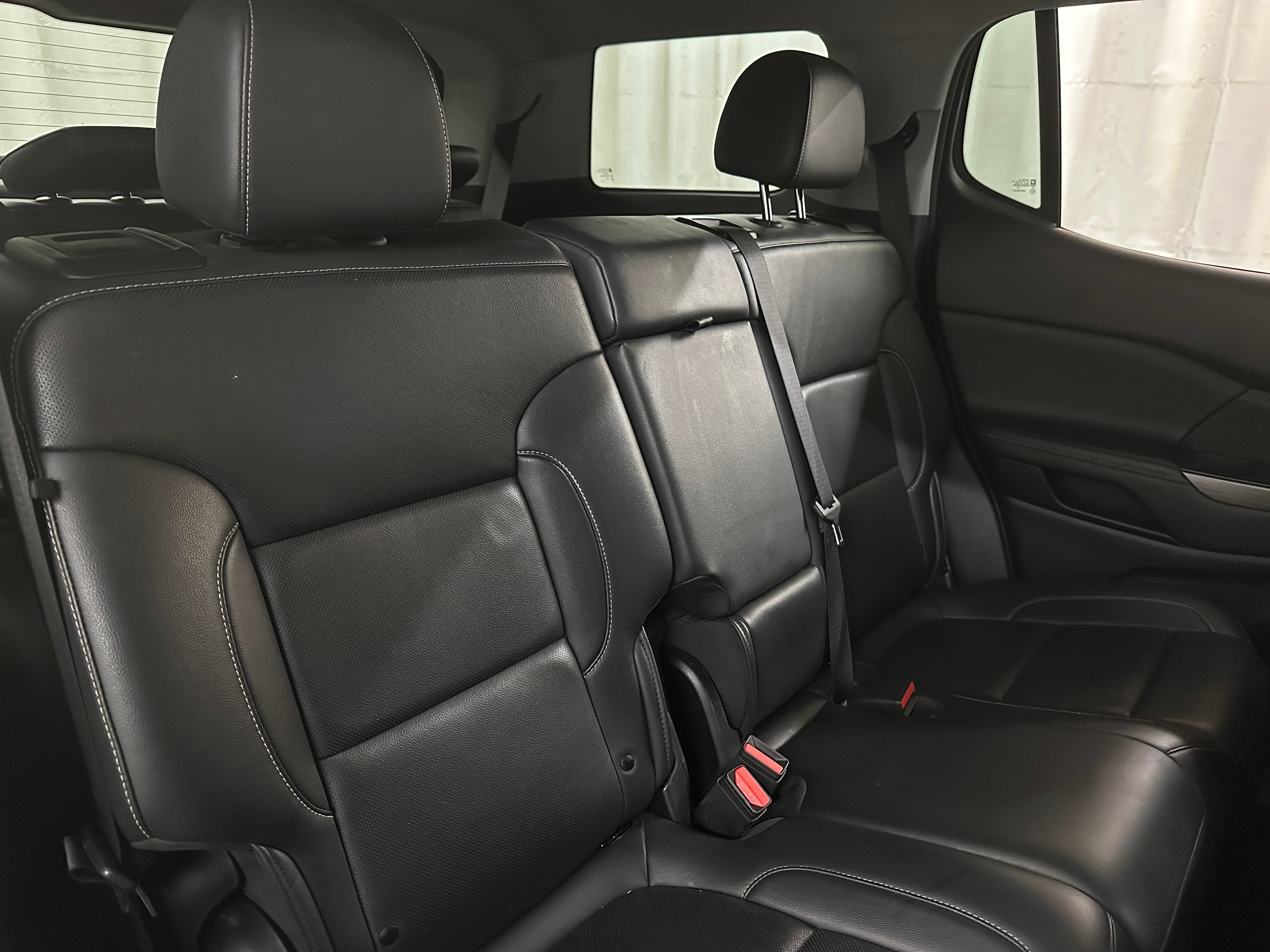 2023 GMC Acadia SLT 5
