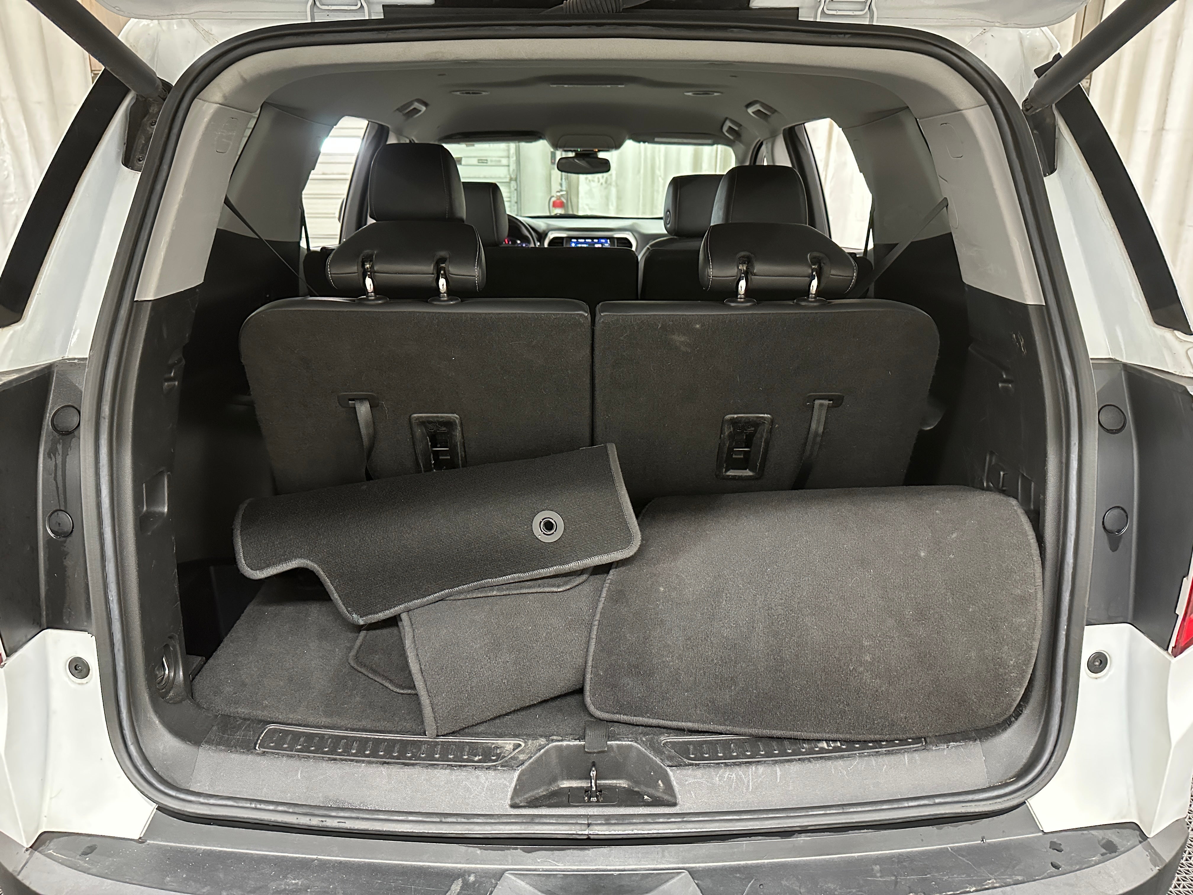2023 GMC Acadia SLT 6