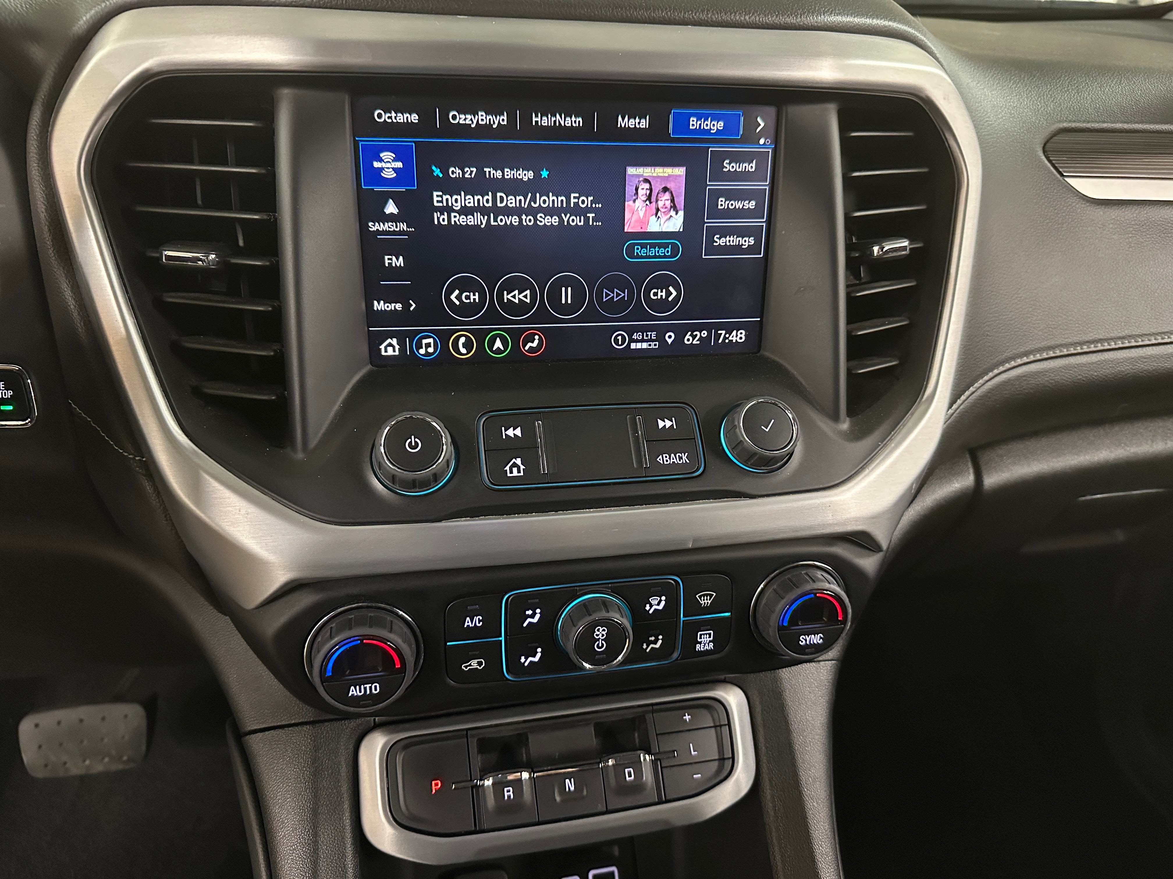 2023 GMC Acadia SLT 3