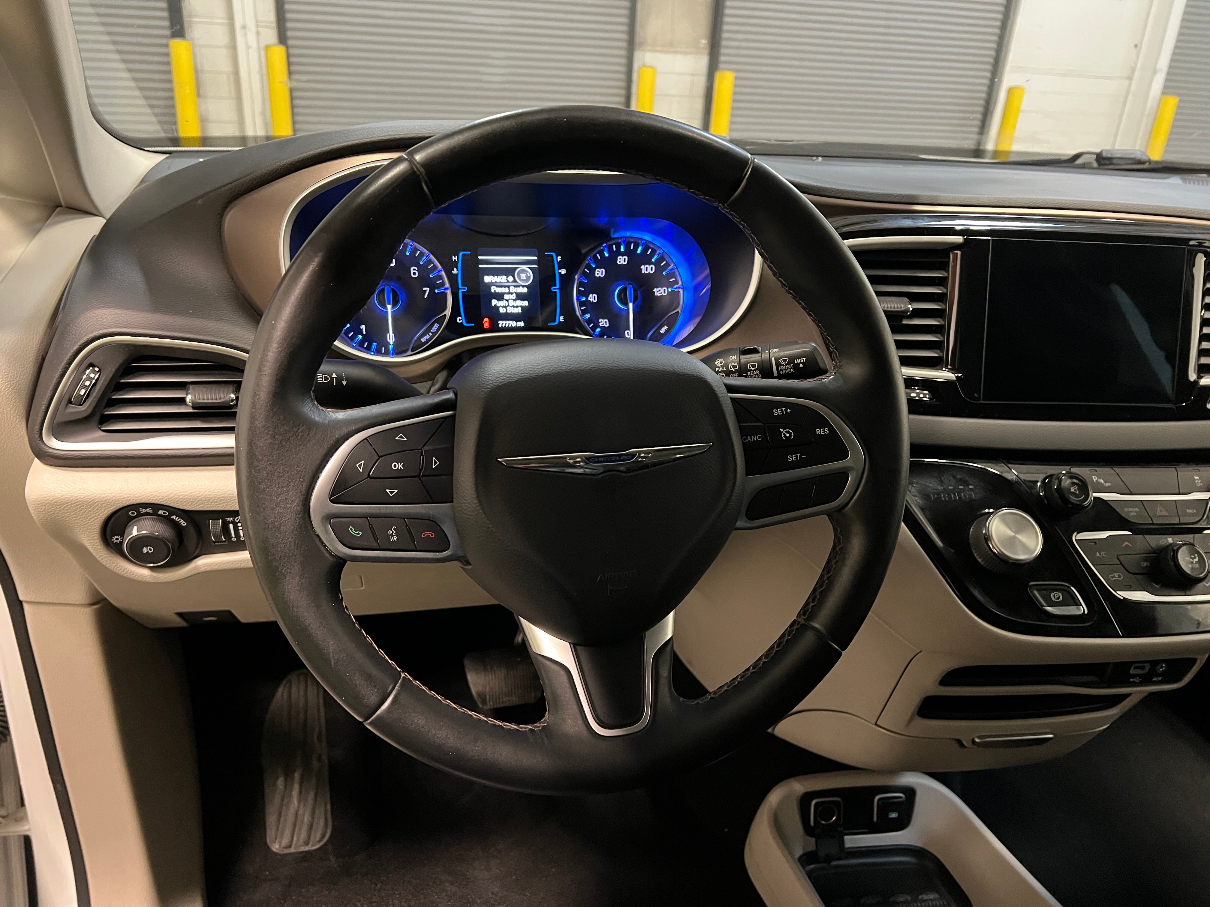 2017 Chrysler Pacifica Touring L 4