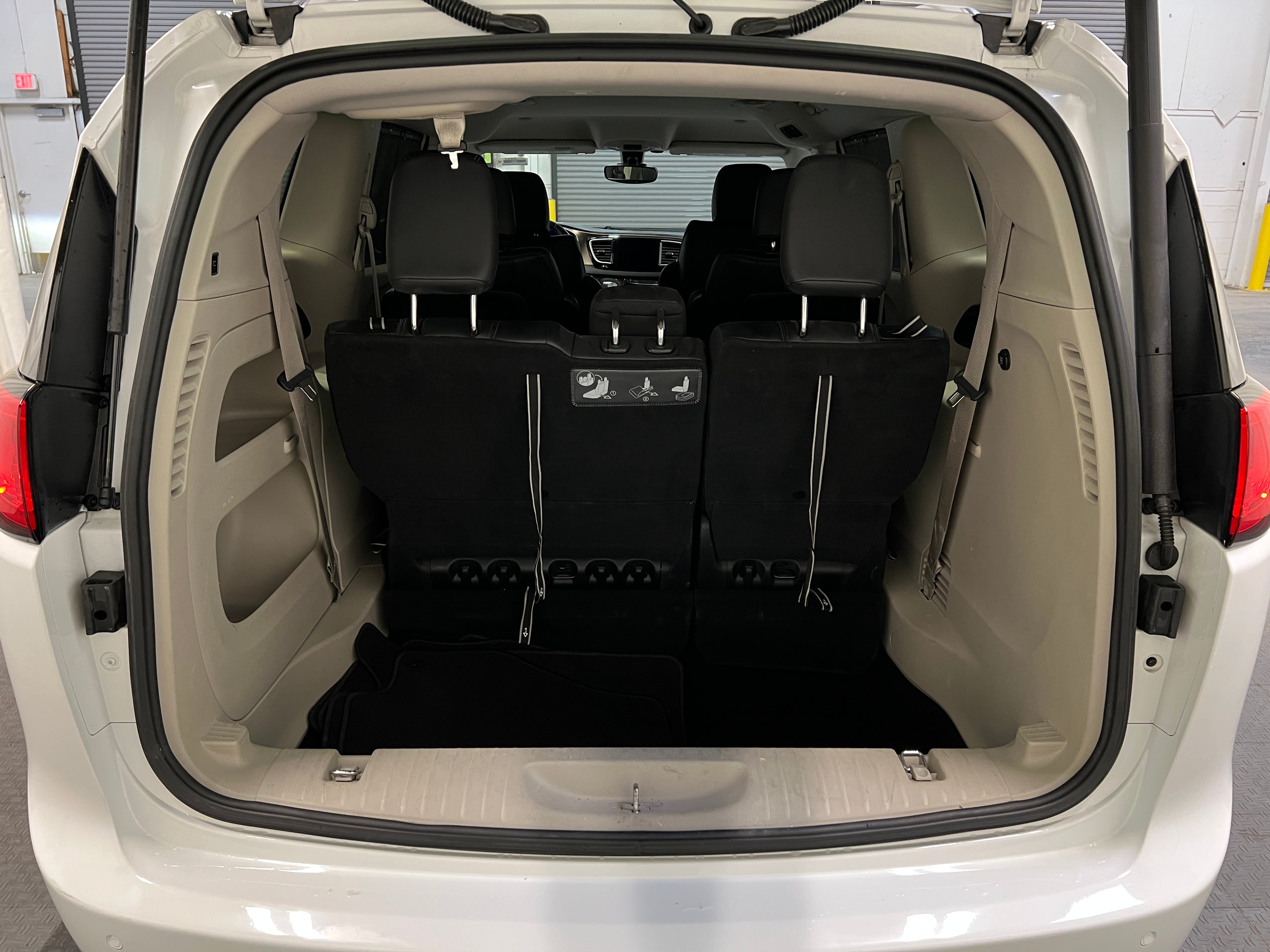 2017 Chrysler Pacifica Touring L 6