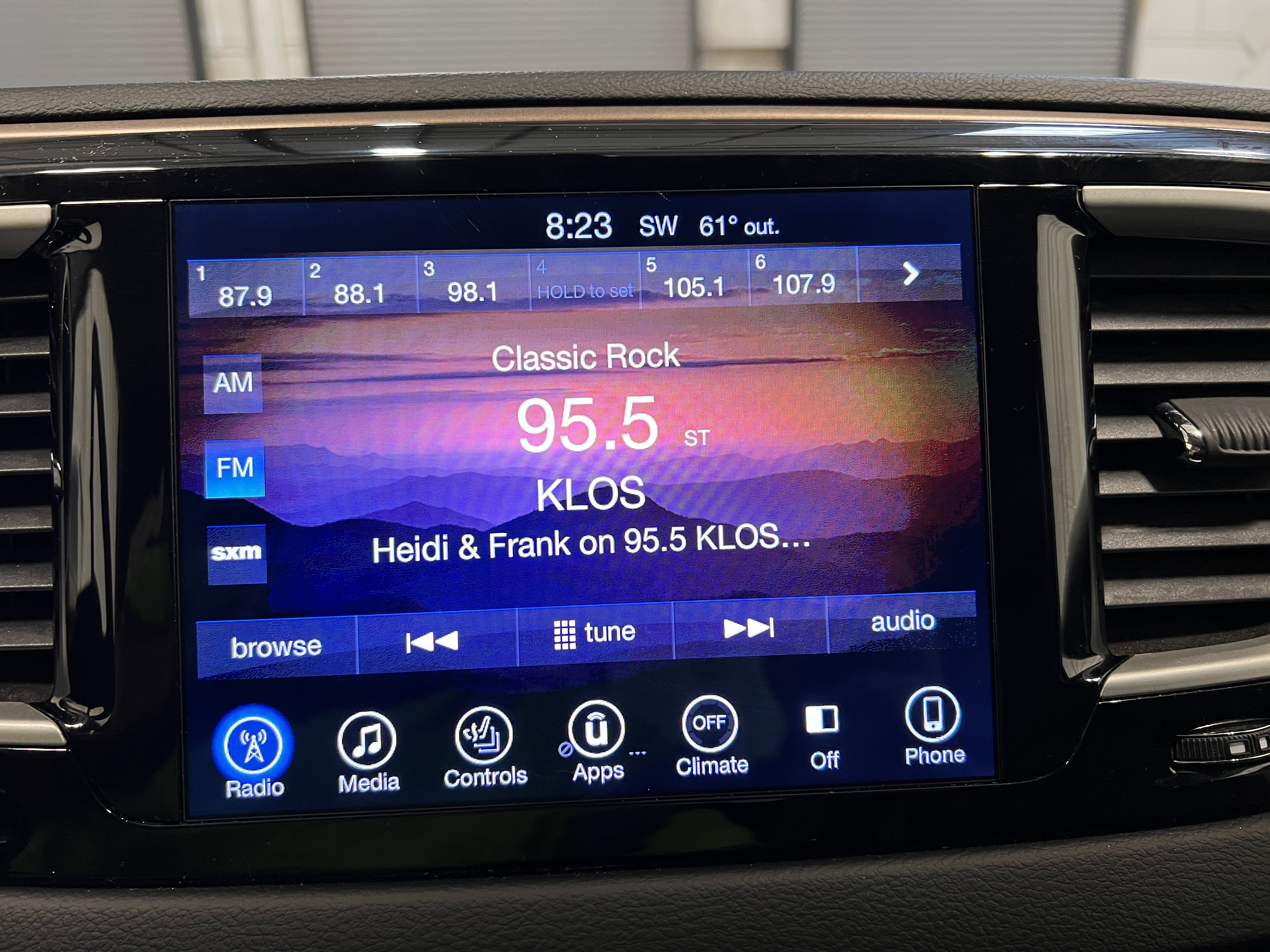 2017 Chrysler Pacifica Touring L 3