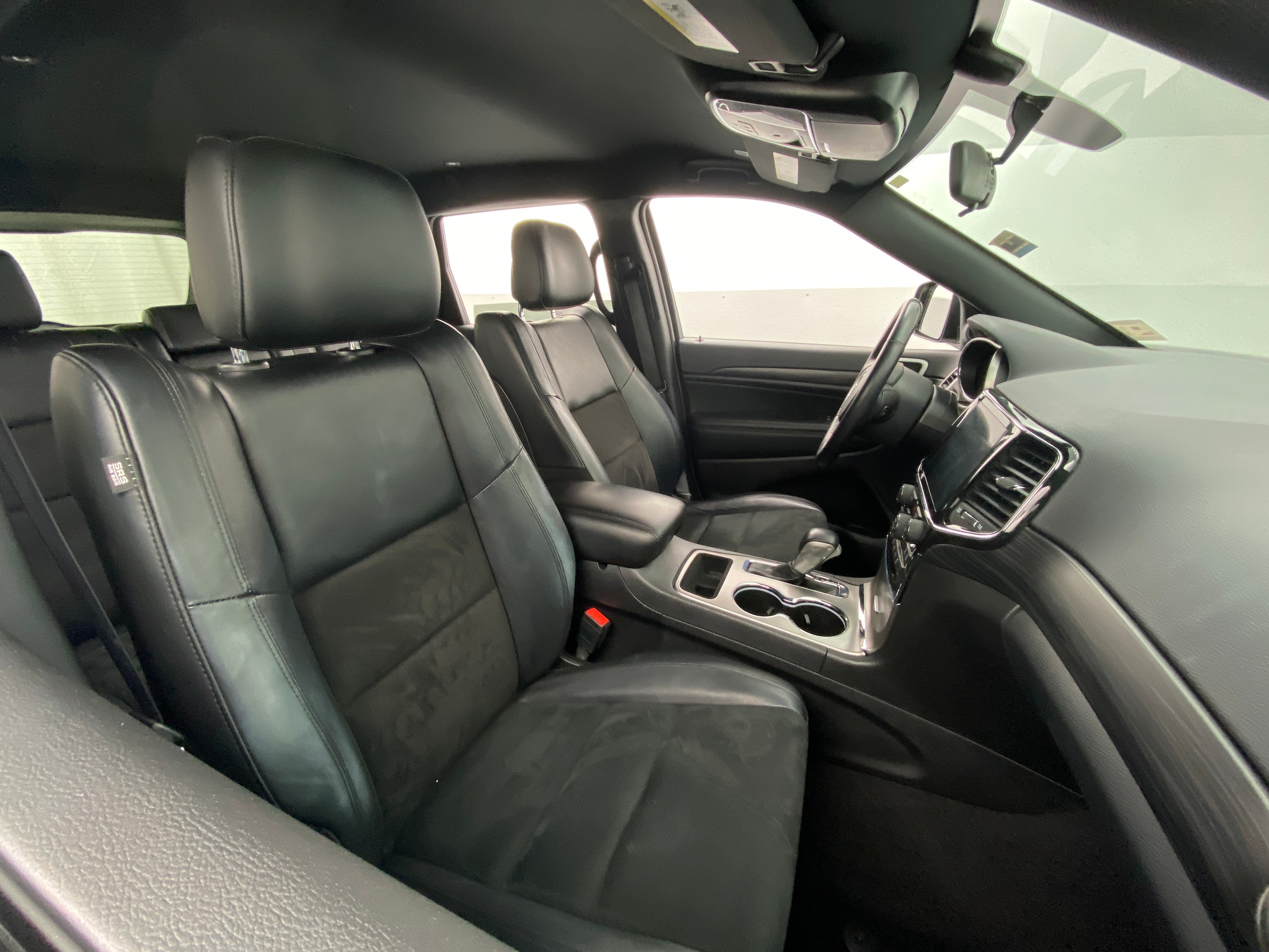 2021 Jeep Grand Cherokee Laredo 2