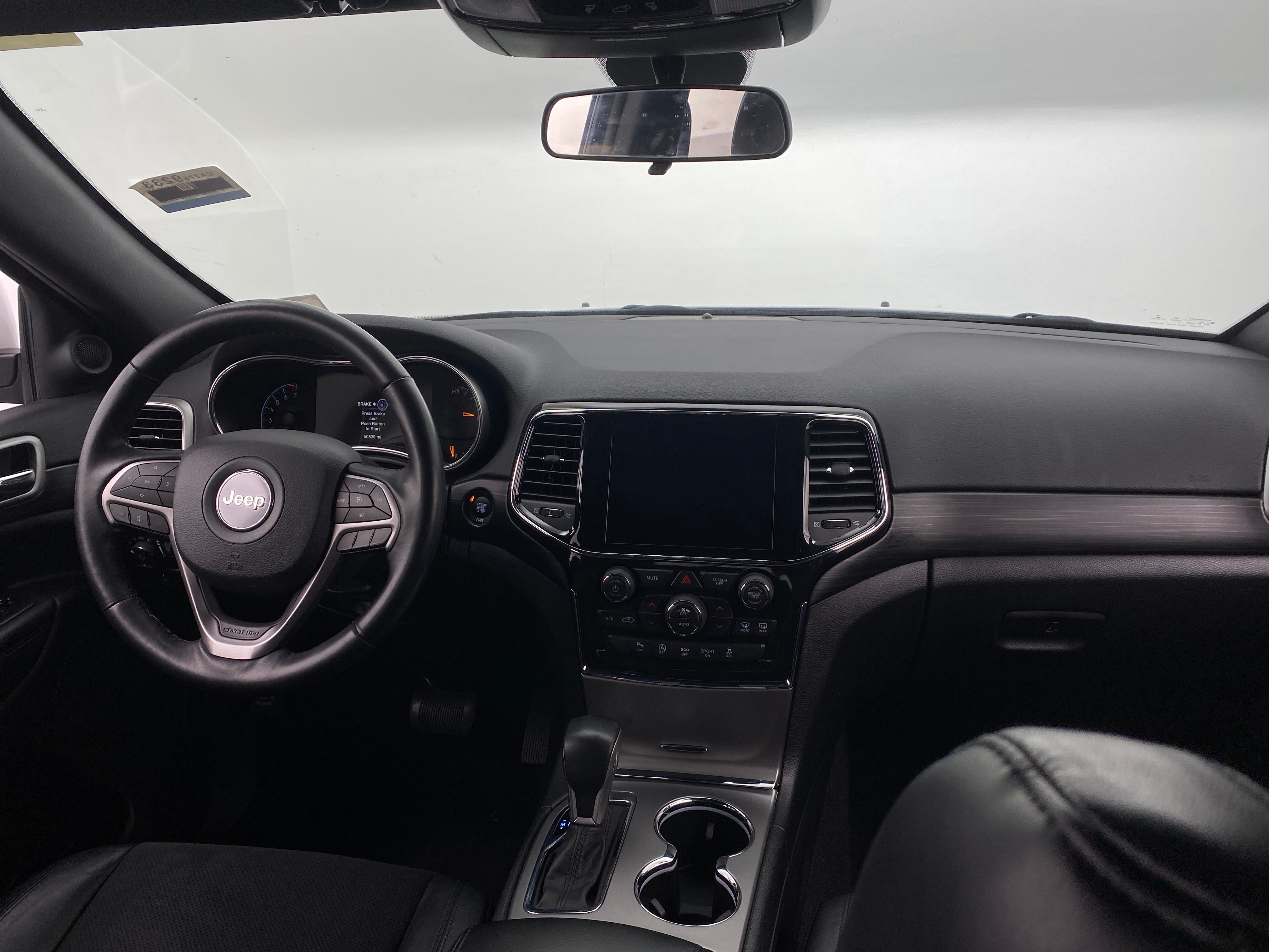 2021 Jeep Grand Cherokee Laredo 3