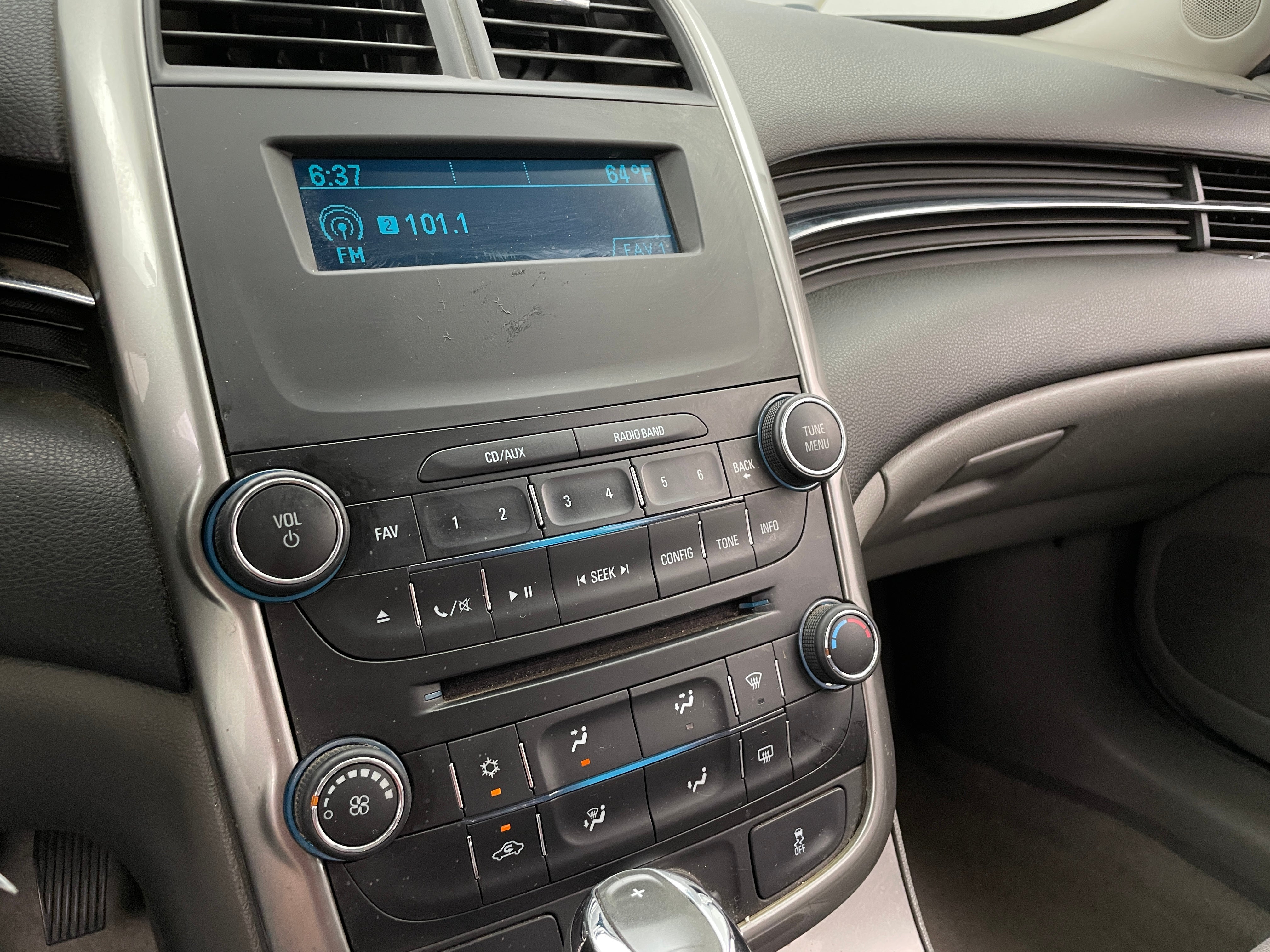 2015 Chevrolet Malibu LS 4