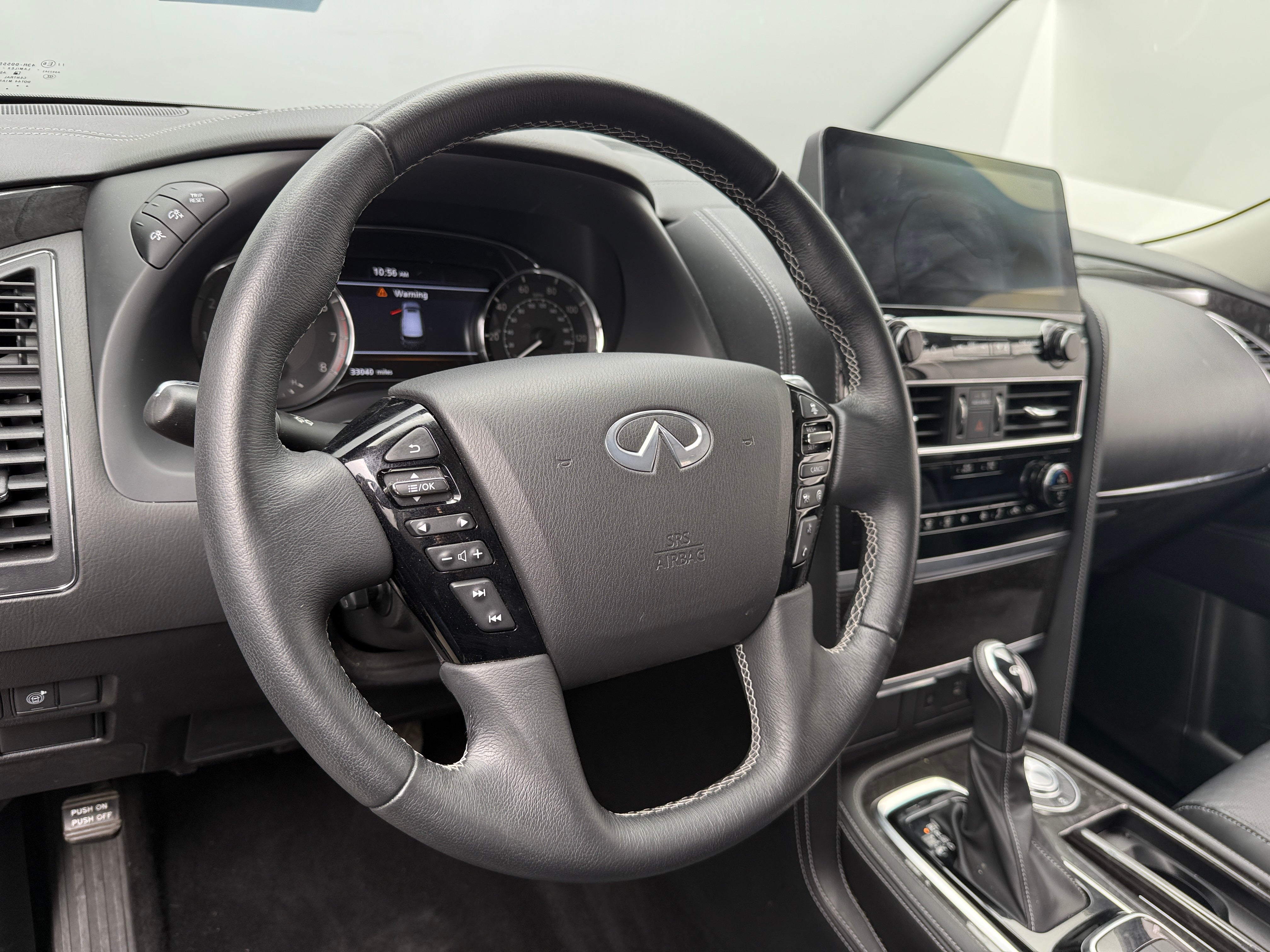 2023 INFINITI QX80 Luxe 4