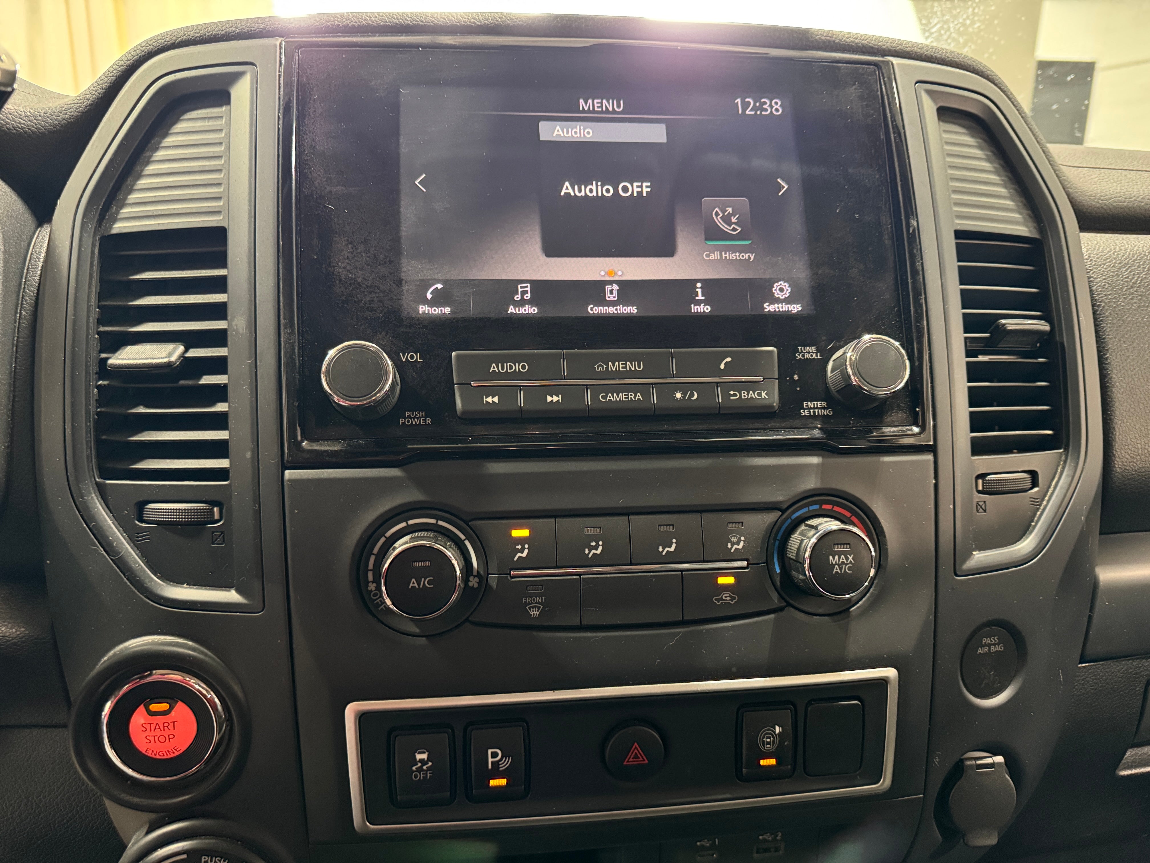 2021 Nissan Titan S 4