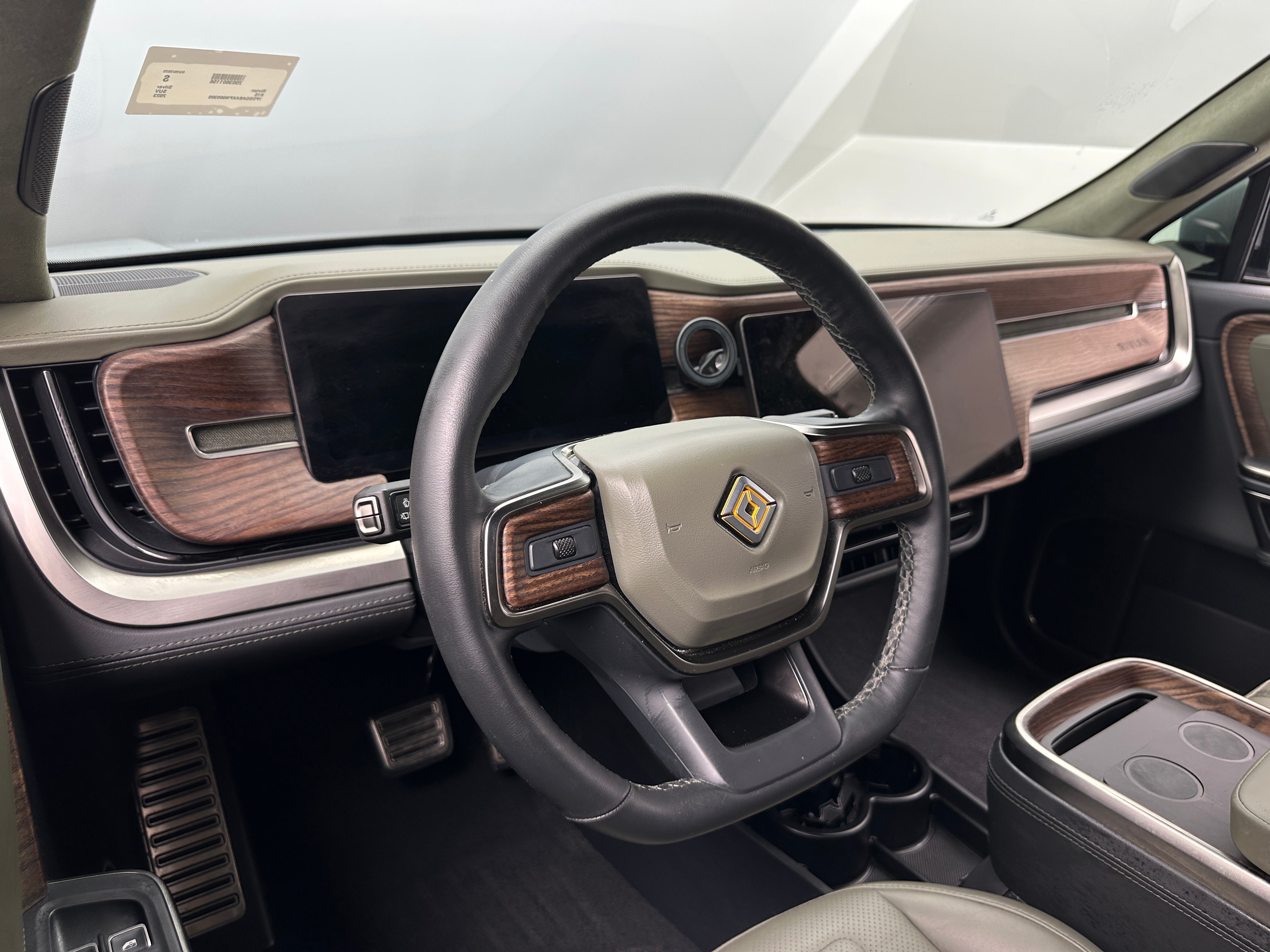 2023 Rivian R1S Adventure 3