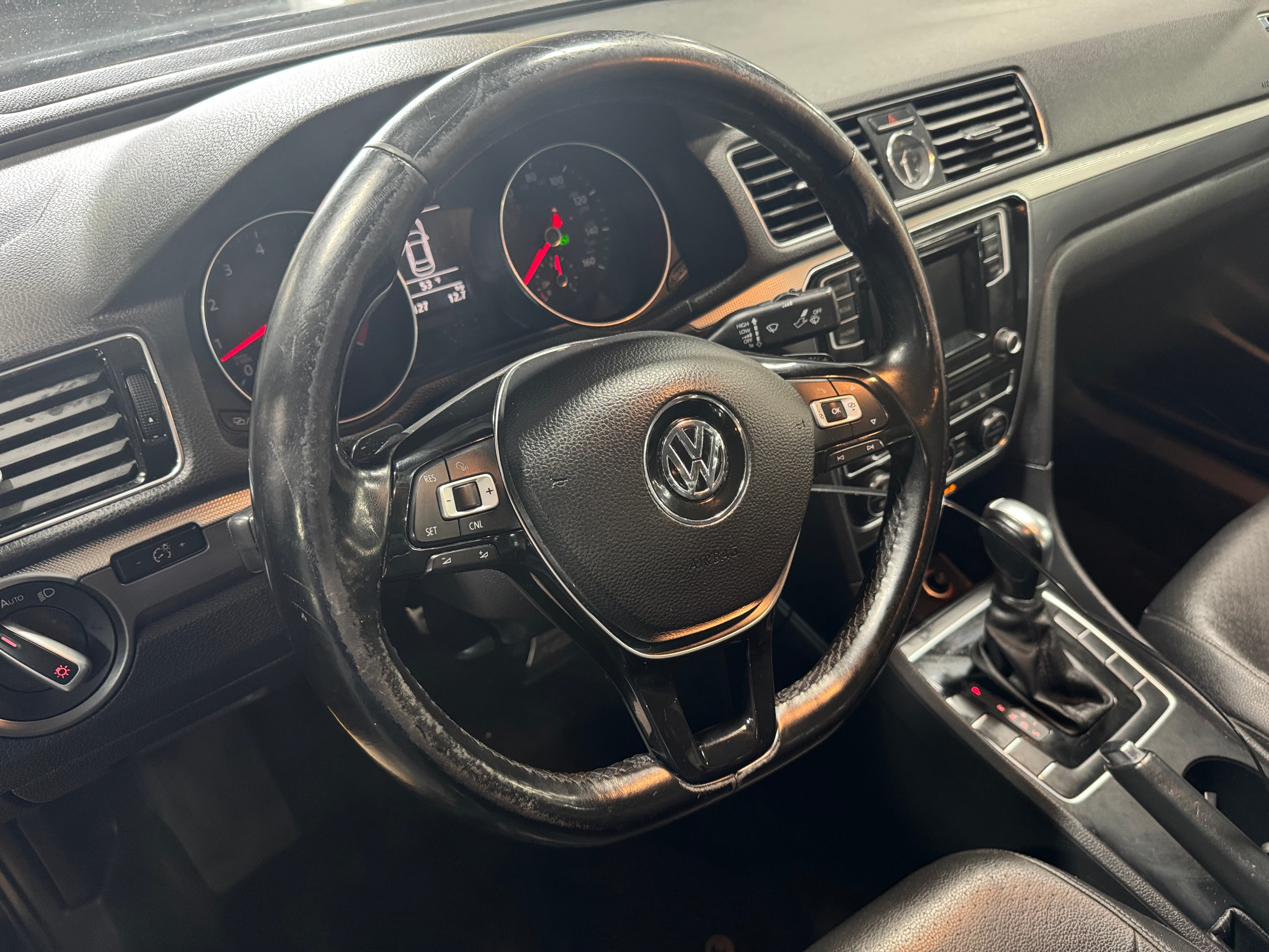 2016 Volkswagen Passat R-Line 4