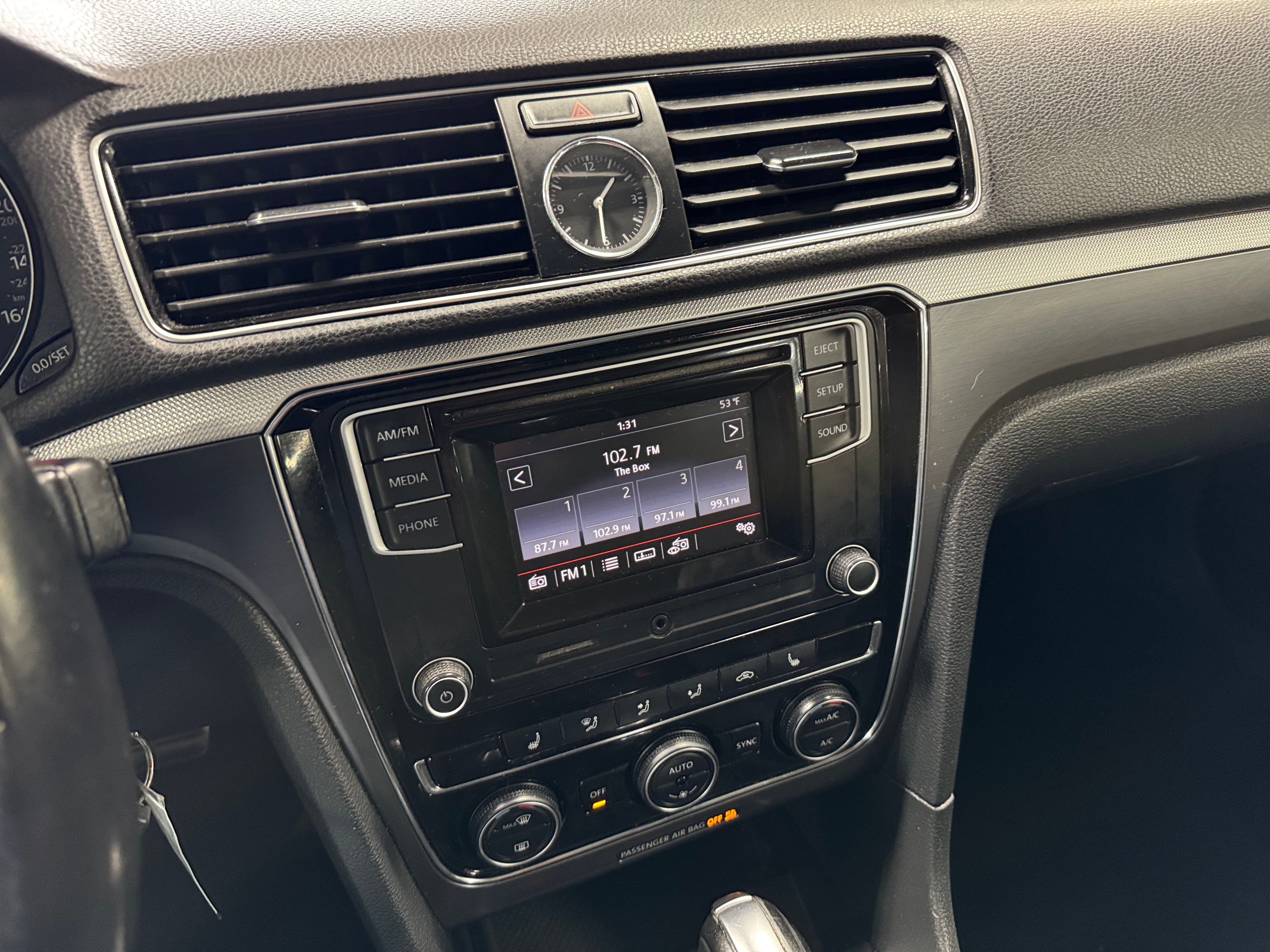 2016 Volkswagen Passat R-Line 3