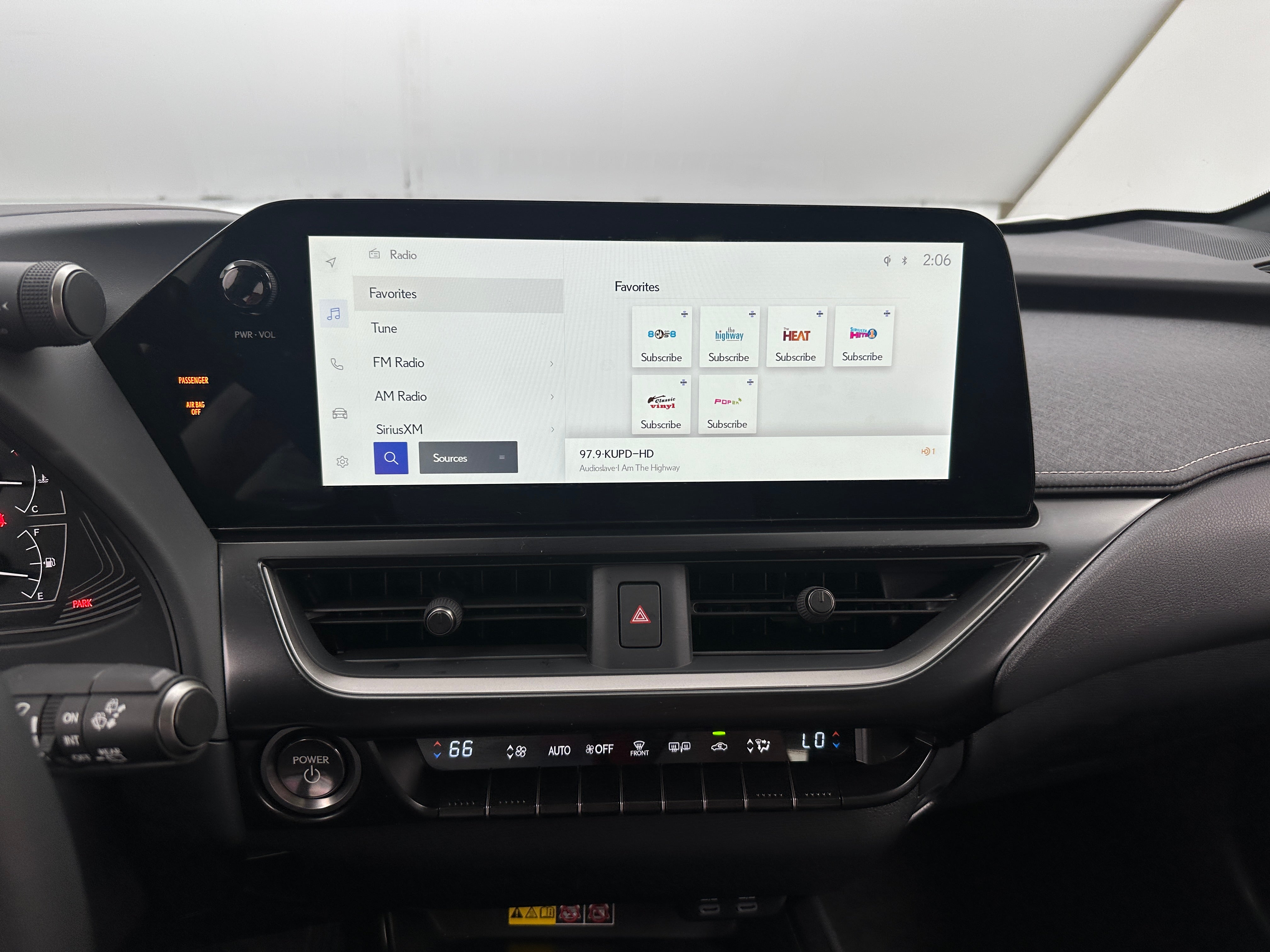 2024 Lexus UX 250h 4