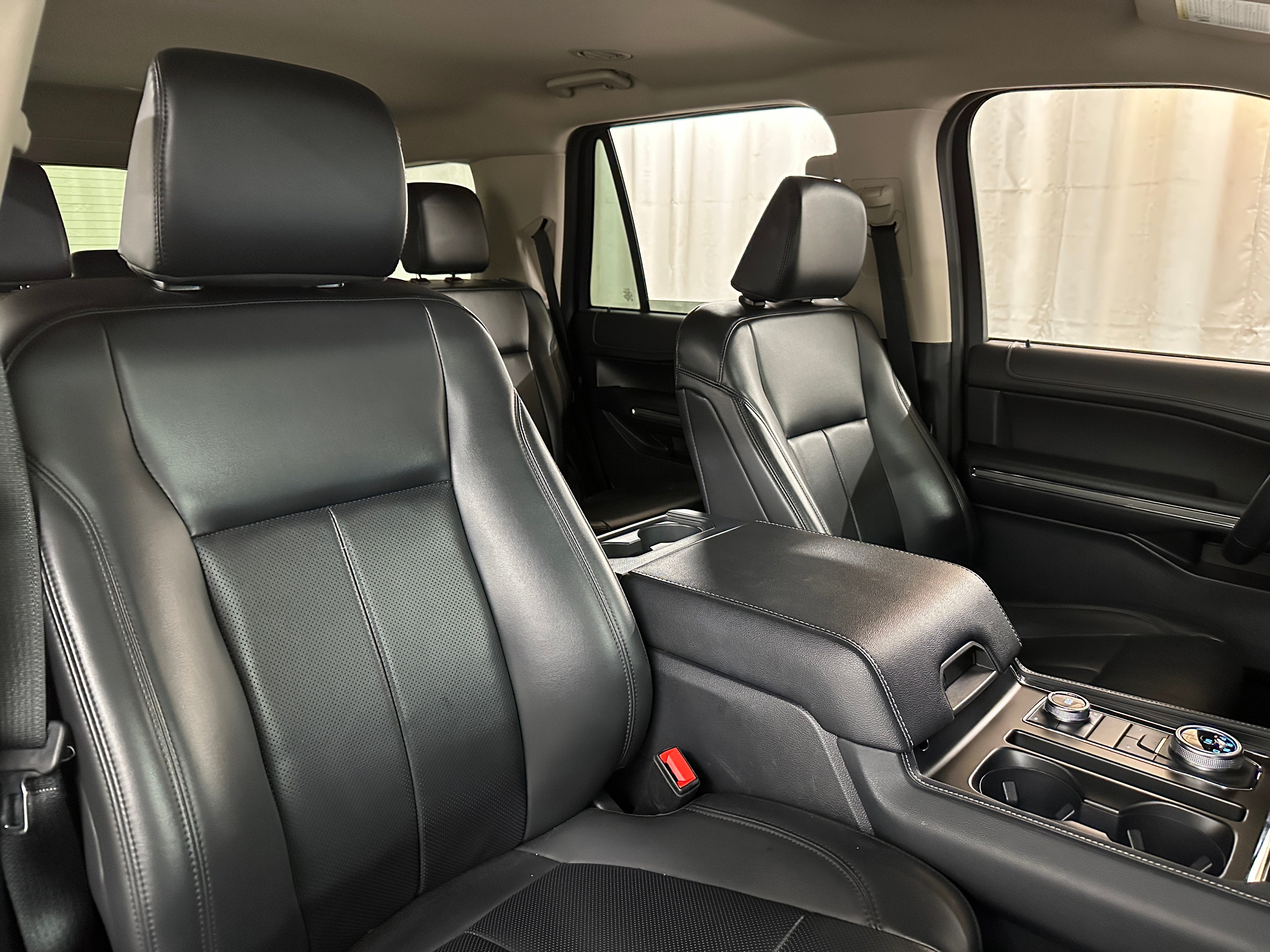 2024 Ford Expedition XLT 2
