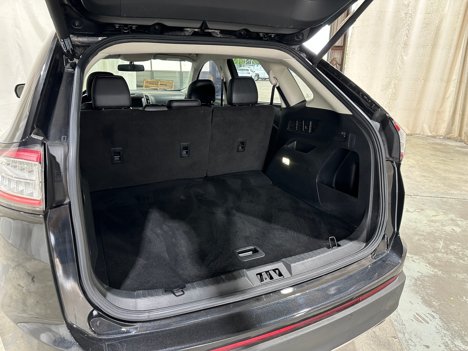 Thumbnail: 2015 Ford Edge - 6