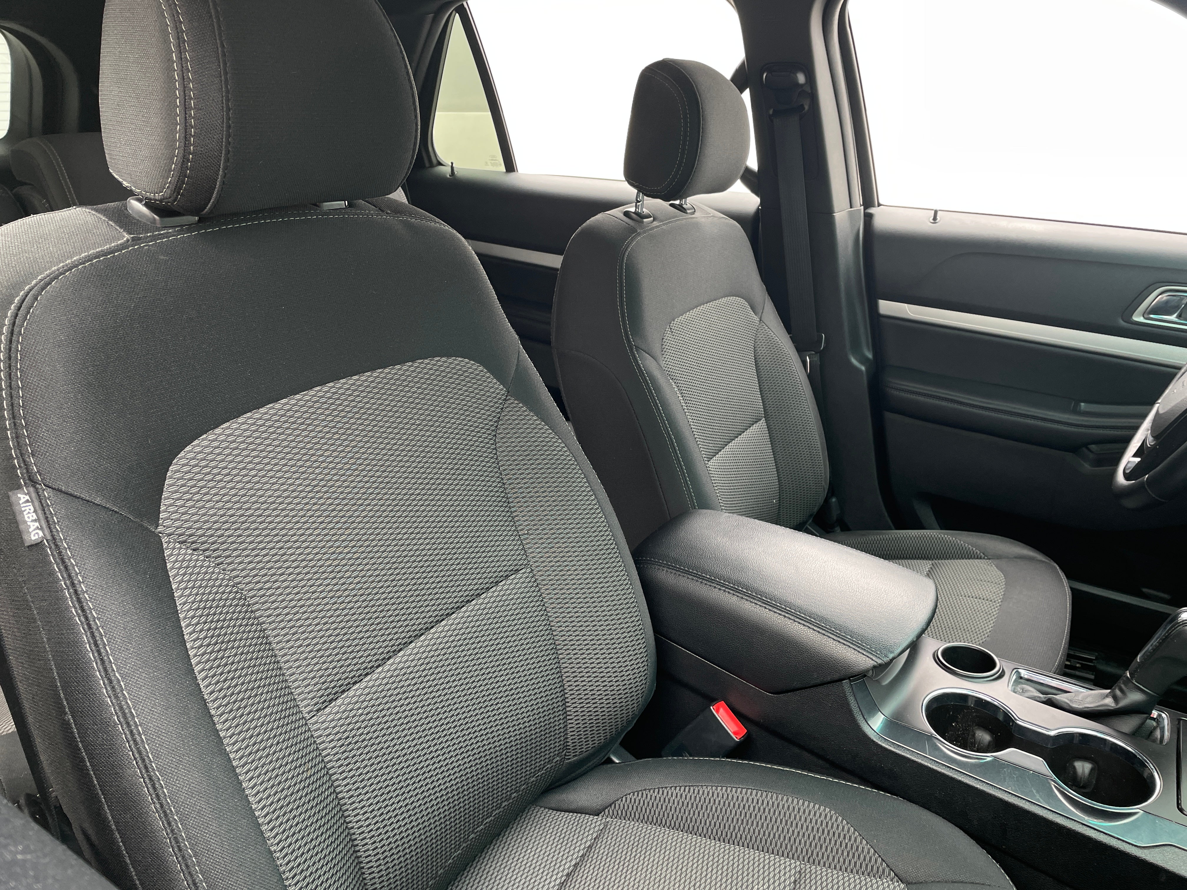 2016 Ford Explorer XLT 2