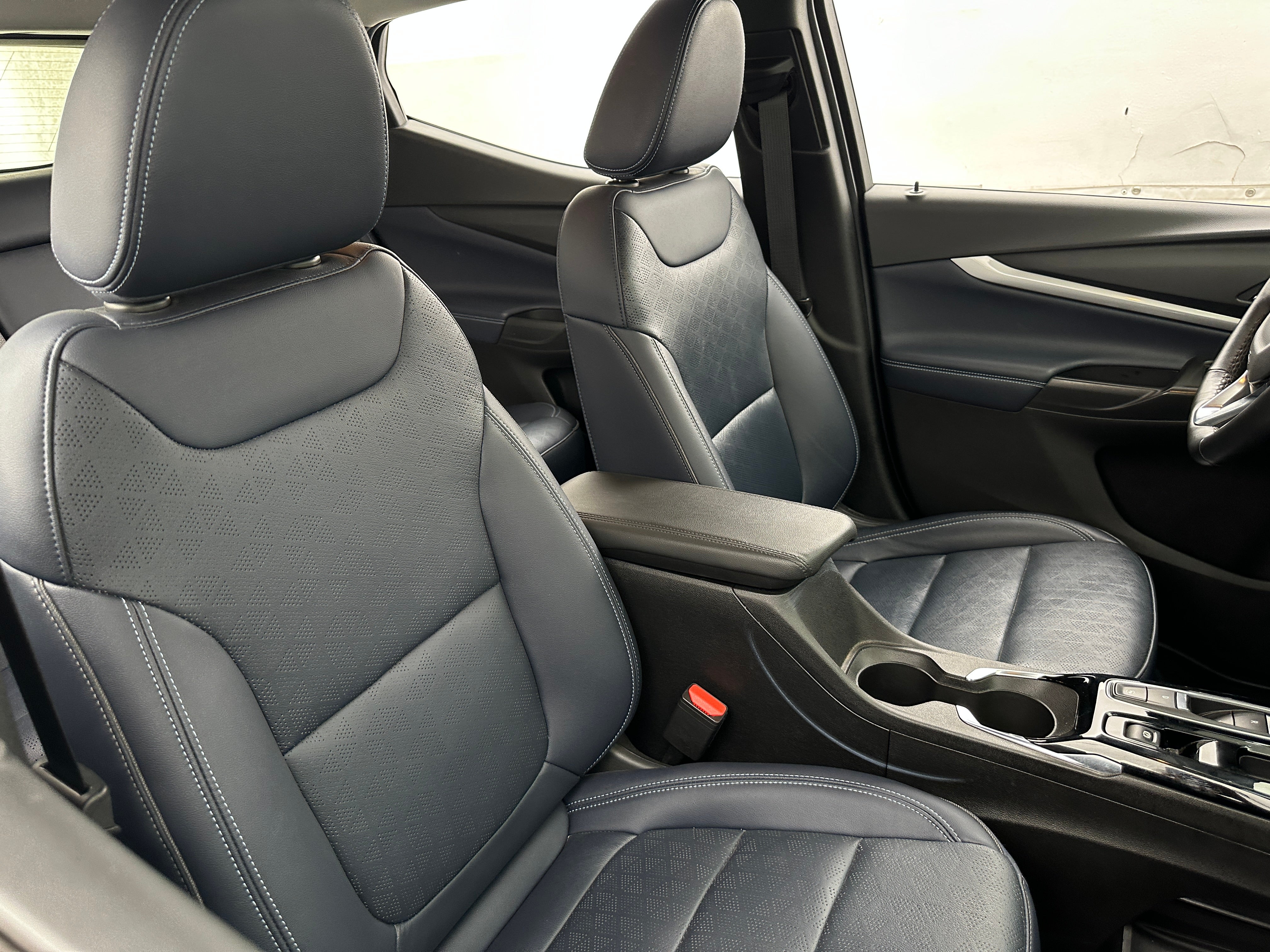 2022 Chevrolet Bolt EUV LT 2