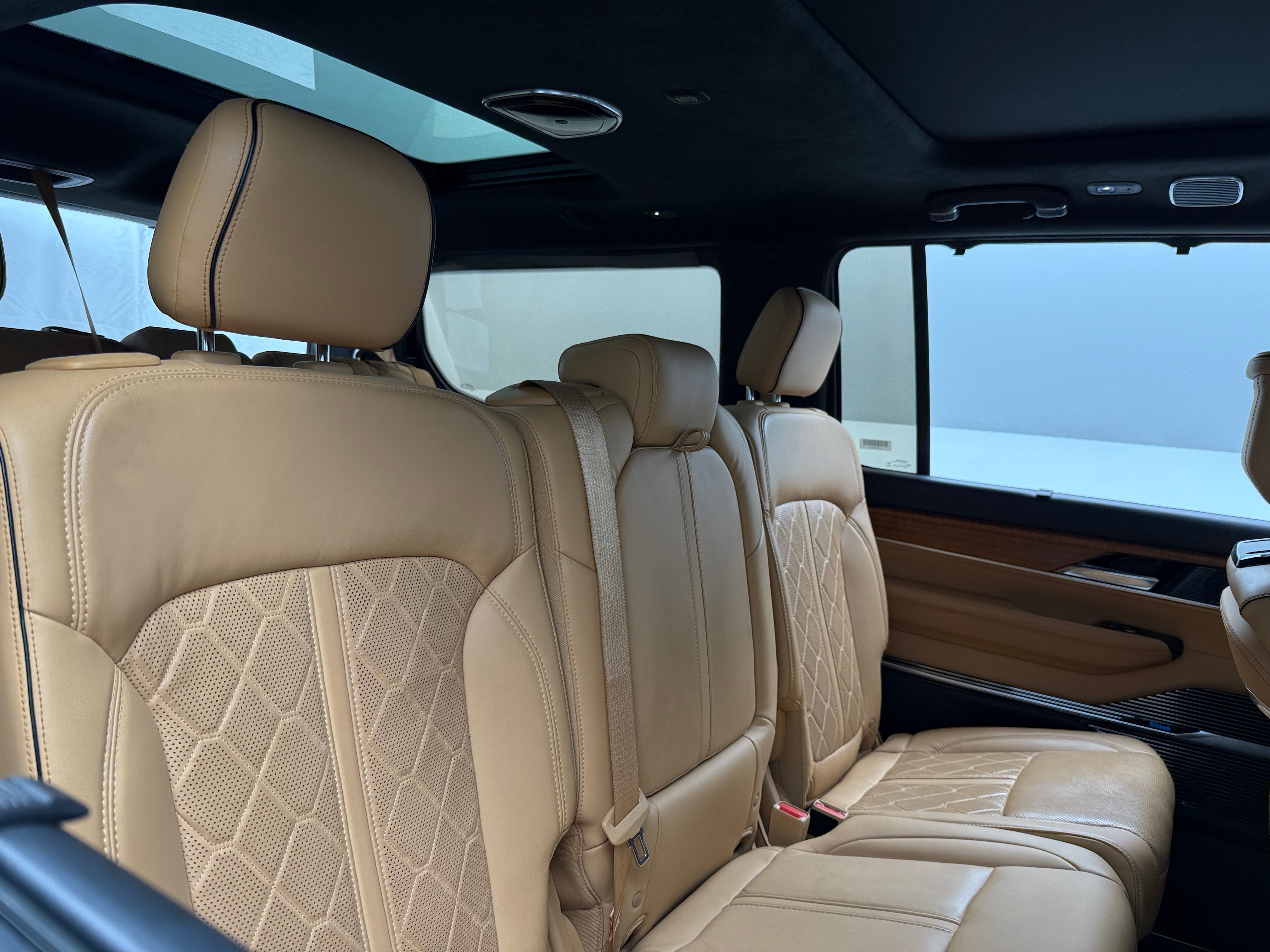 2022 Jeep Grand Wagoneer Series III 5