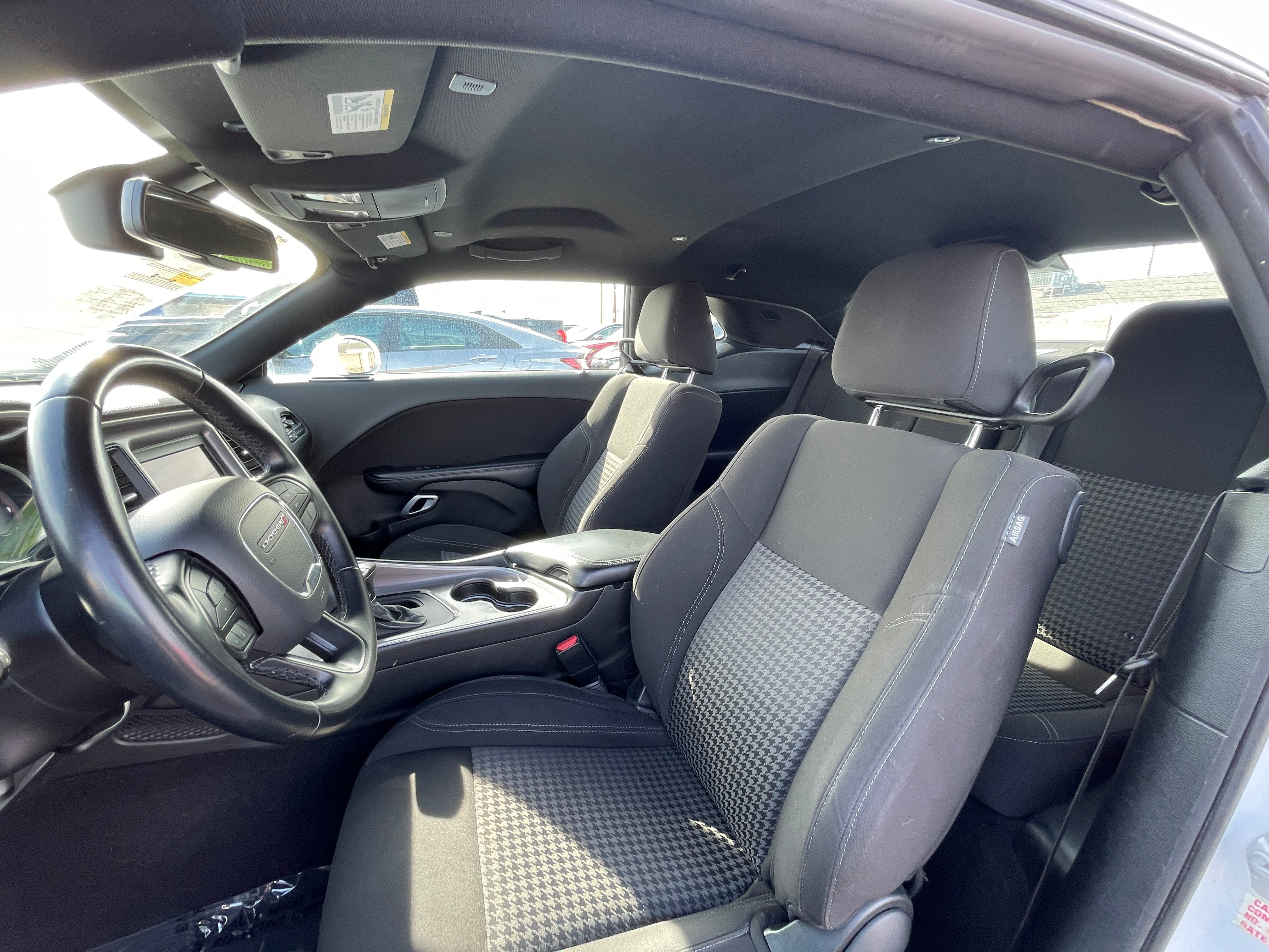 2022 Dodge Challenger SXT 2