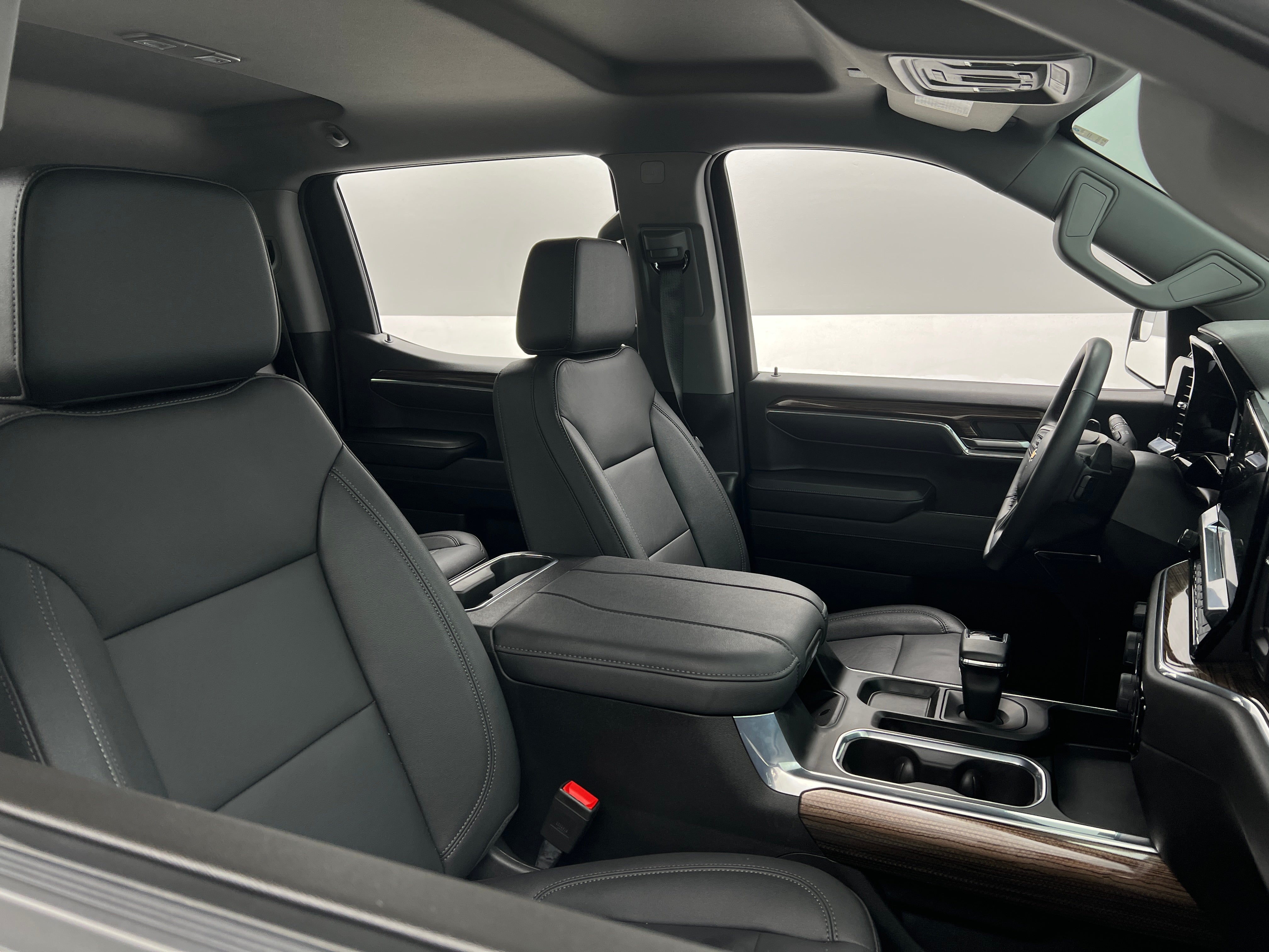 2024 Chevrolet Silverado 1500 LT 2