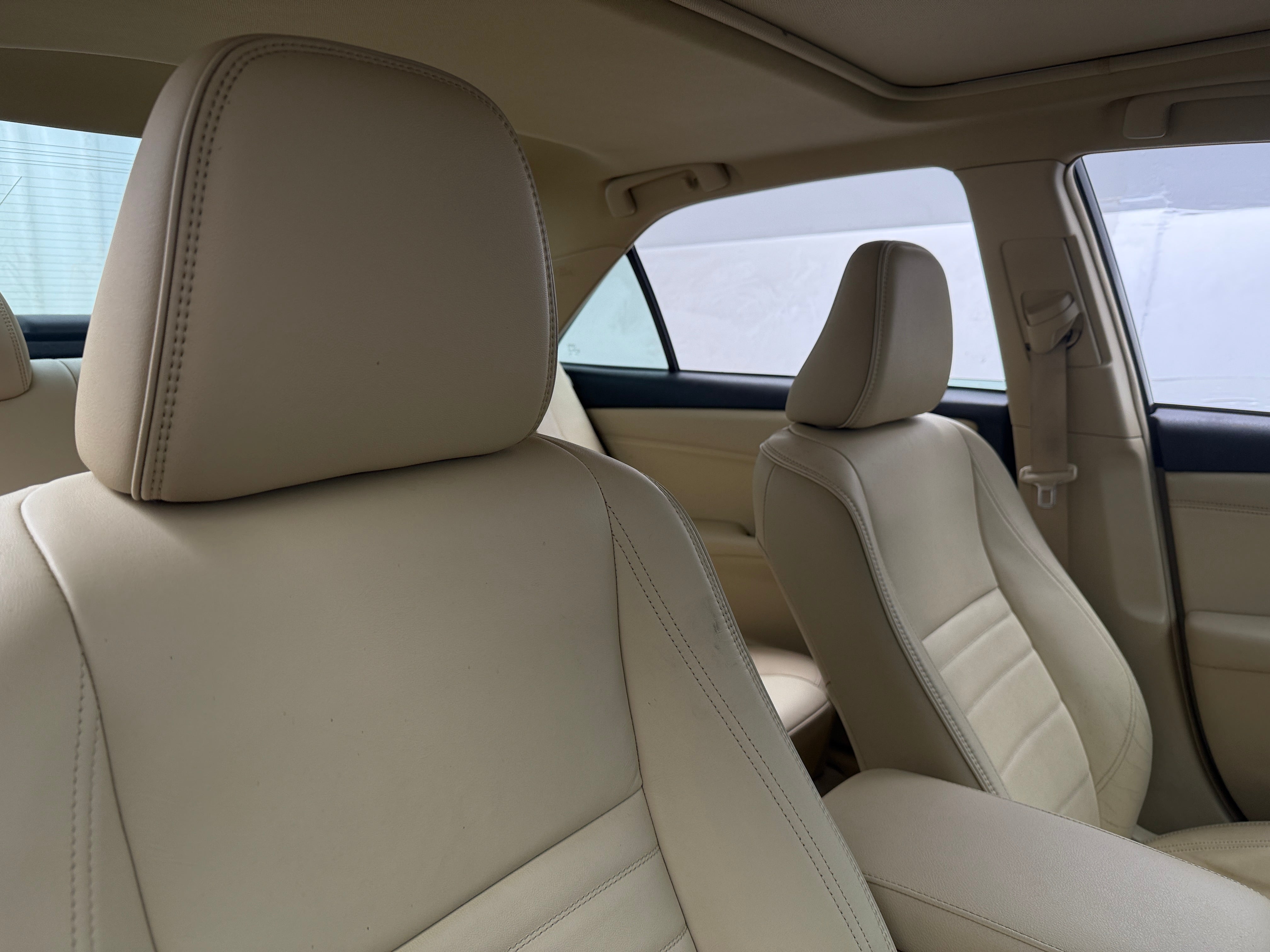 2017 Toyota Camry XLE 2