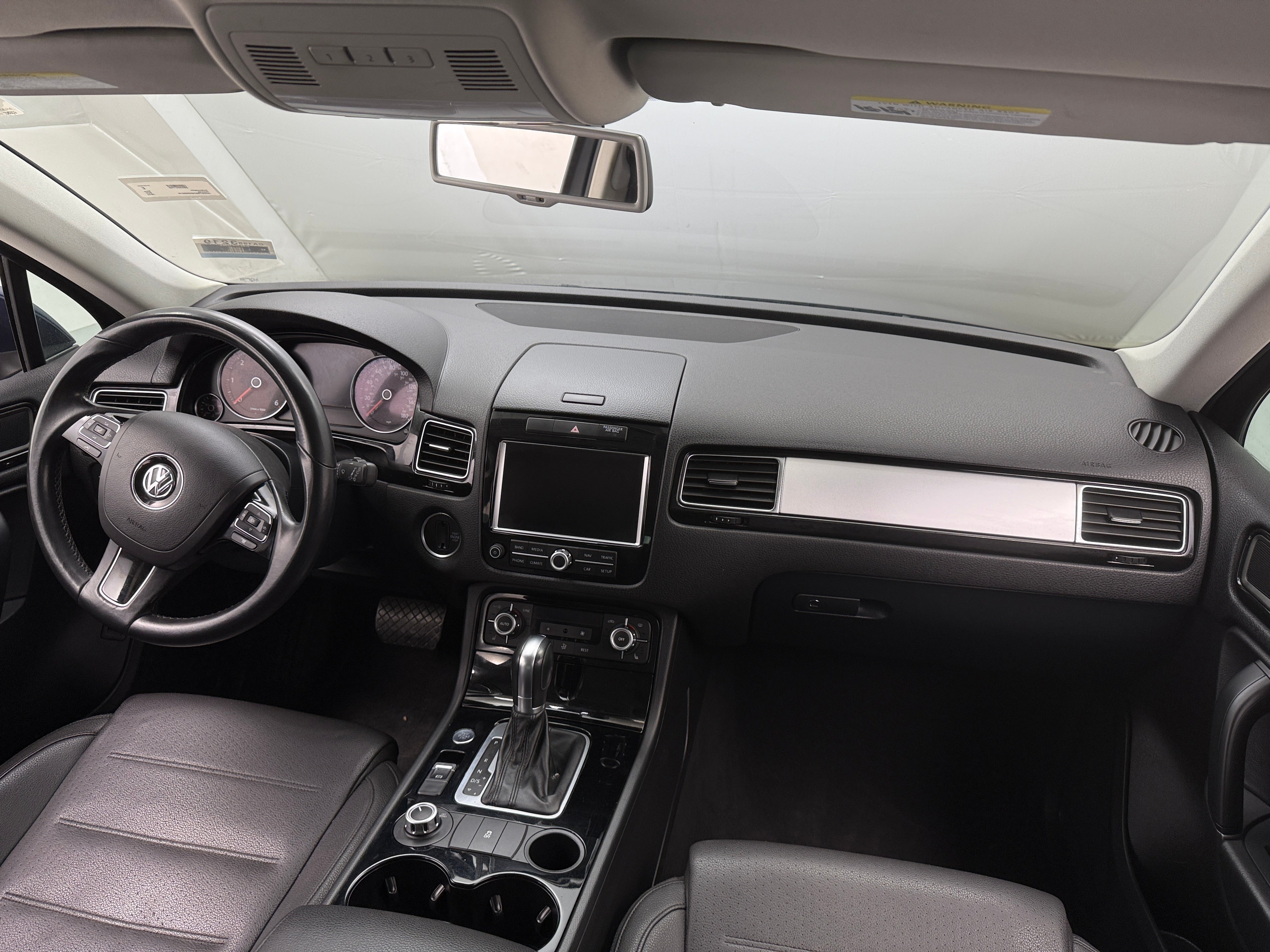2014 Volkswagen Touareg TDI Sport 2