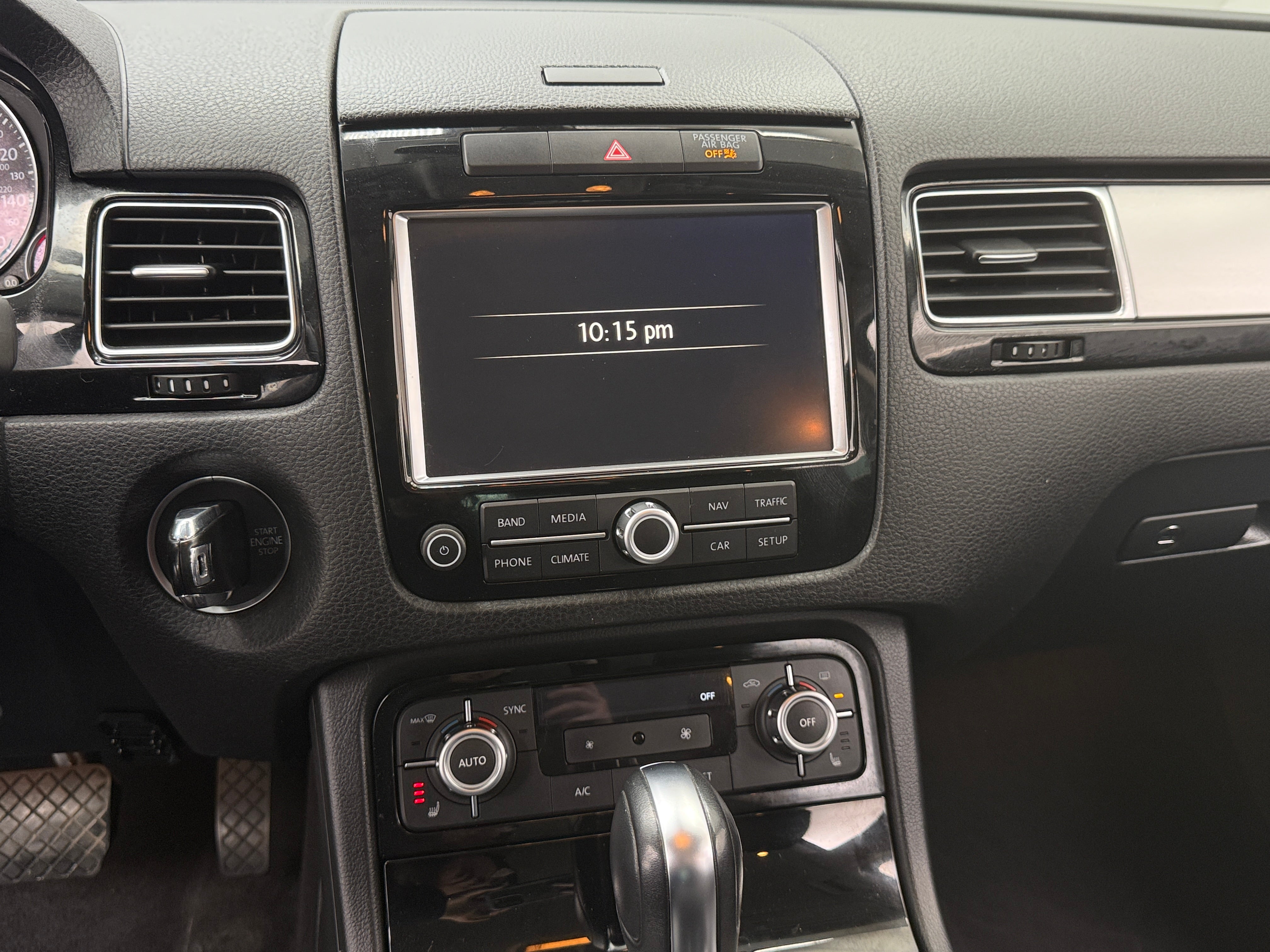 2014 Volkswagen Touareg TDI Sport 3