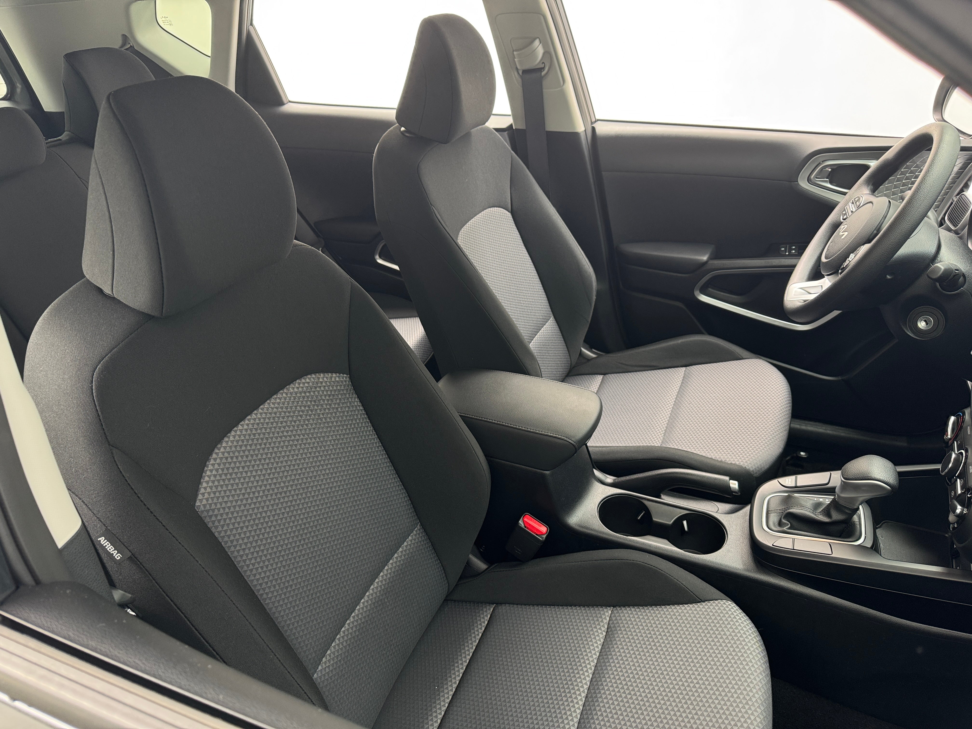 2023 Kia Soul LX 2