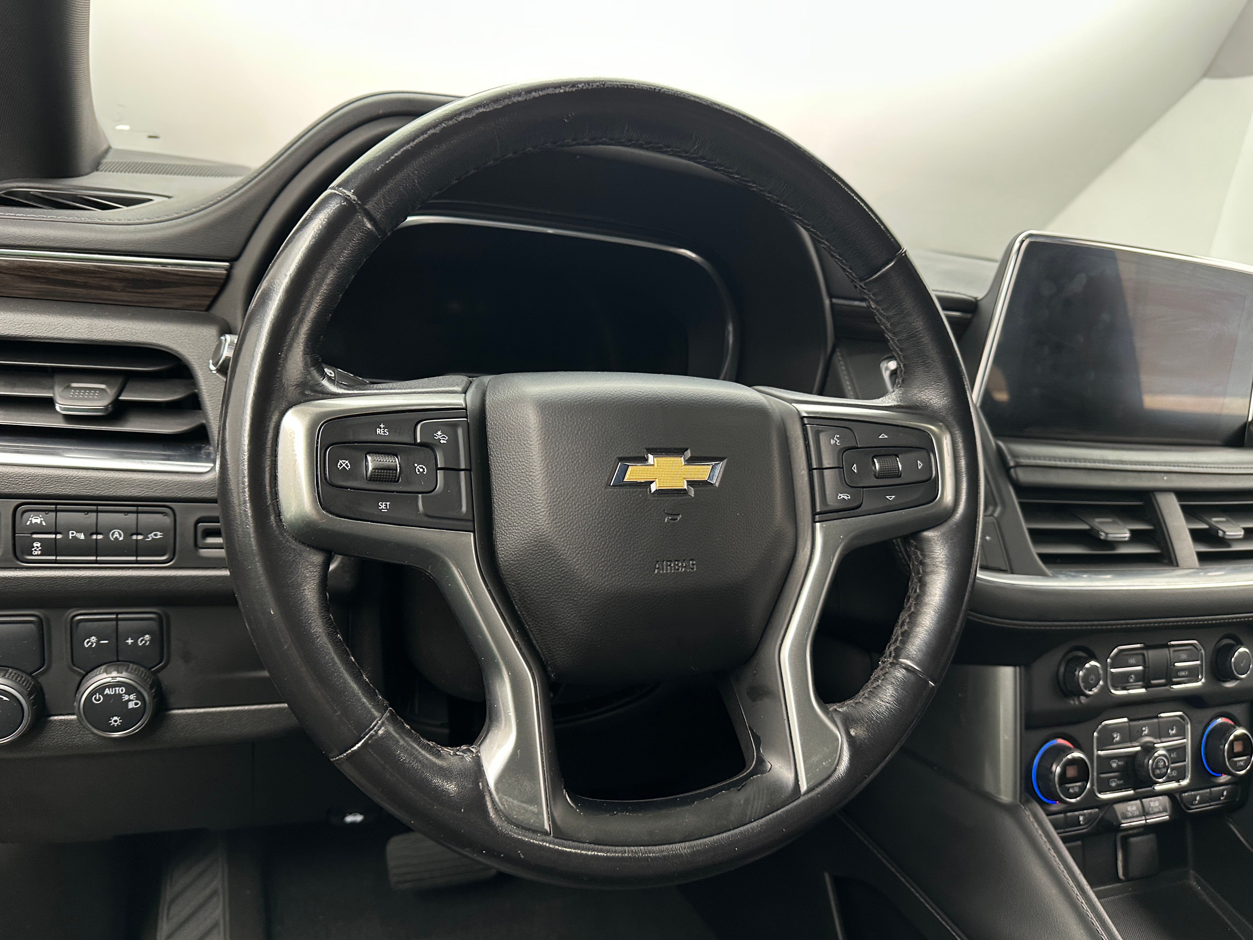2022 Chevrolet Suburban LT 4