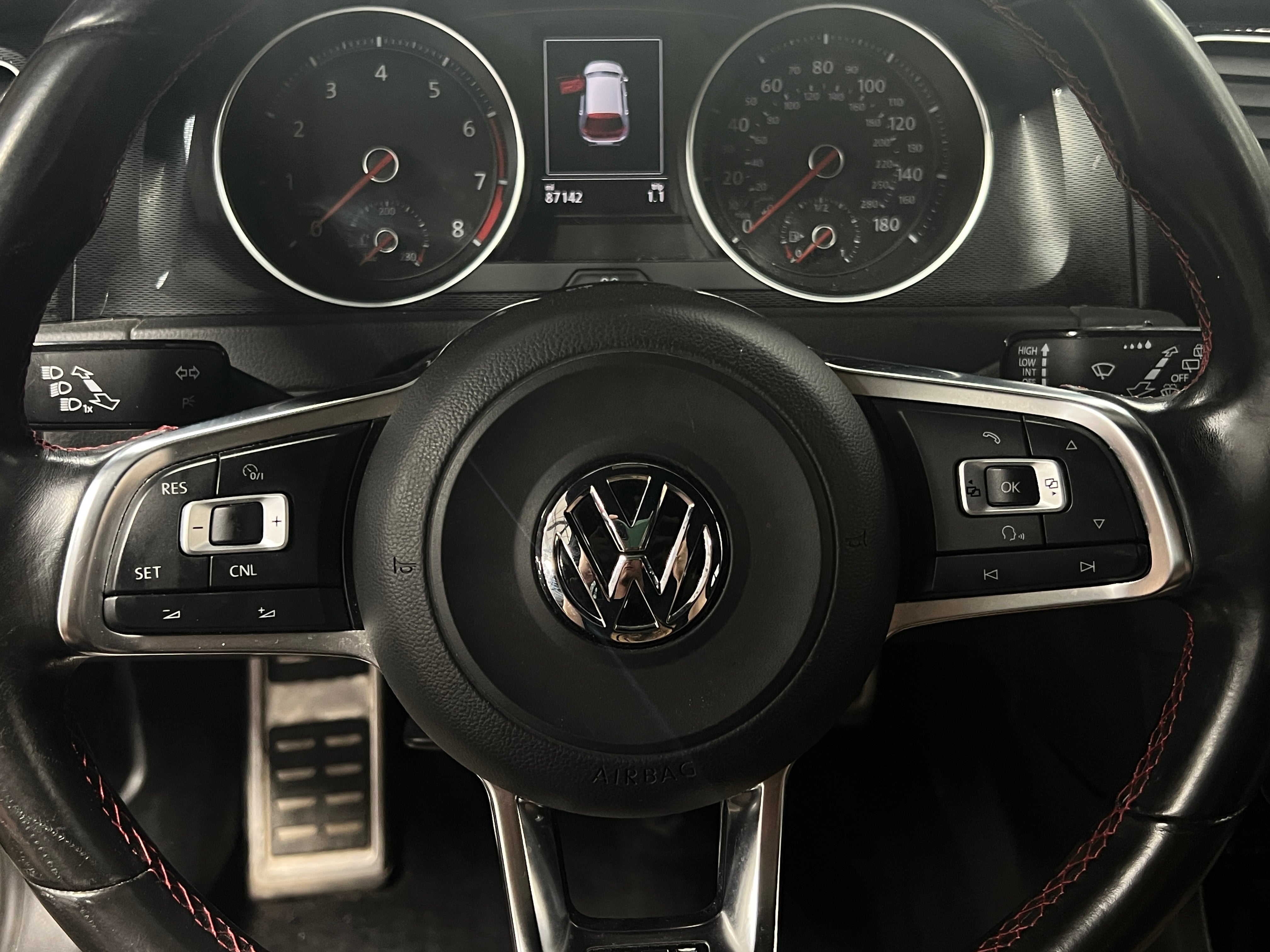 Thumbnail: 2016 Volkswagen Golf - 5