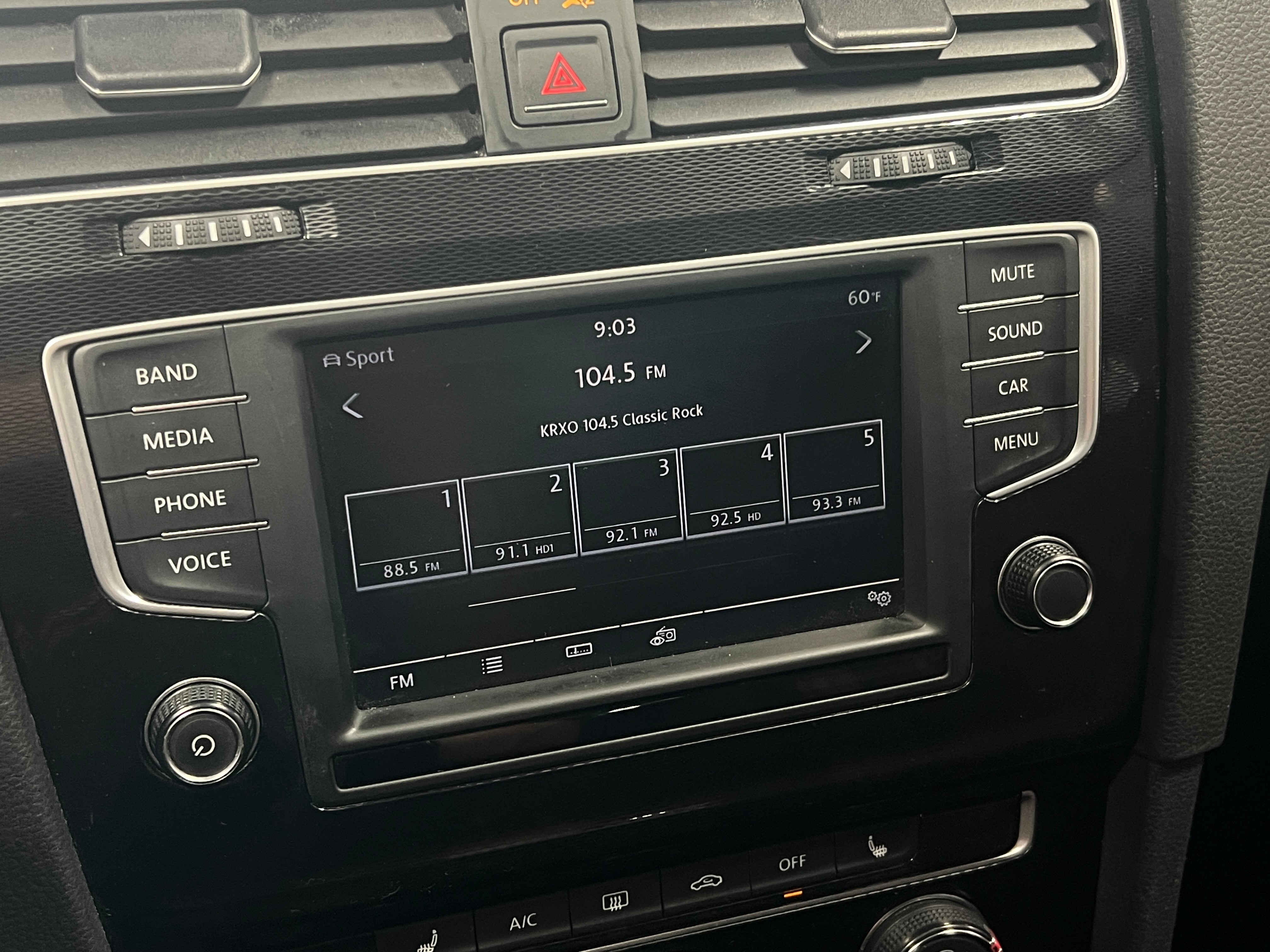 Thumbnail: 2016 Volkswagen Golf - 4