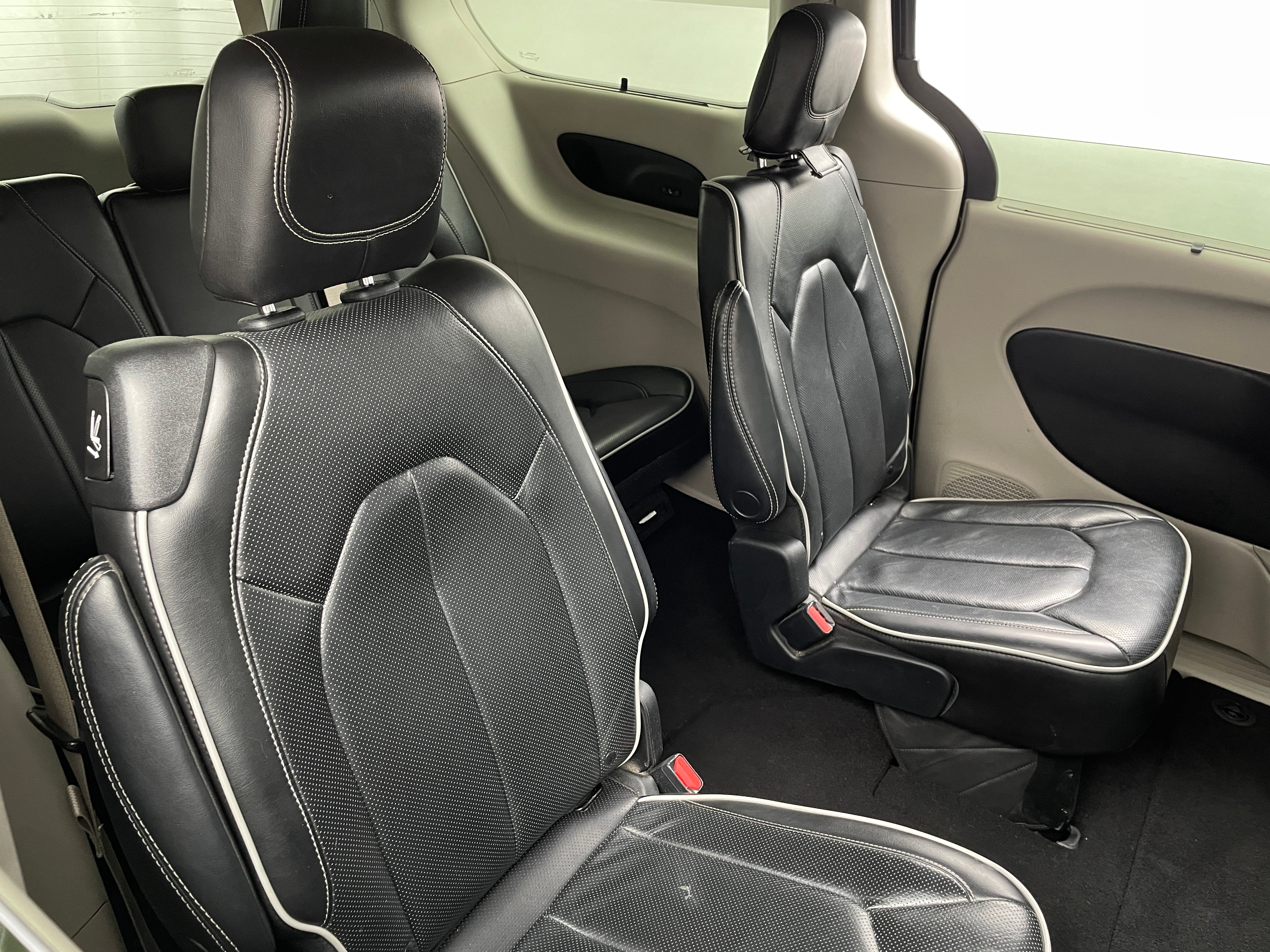 2022 Chrysler Pacifica Limited 5
