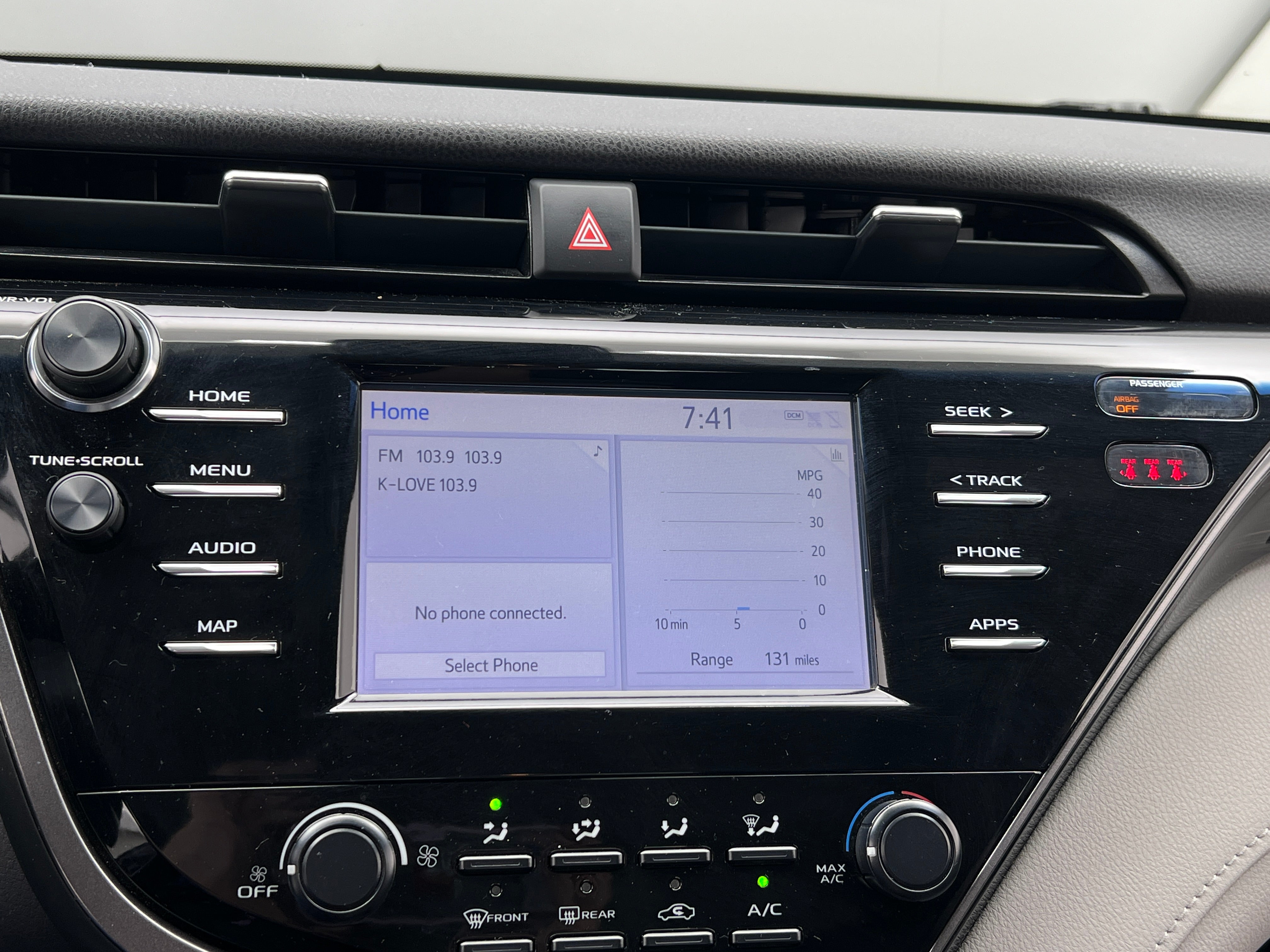 2019 Toyota Camry LE 4