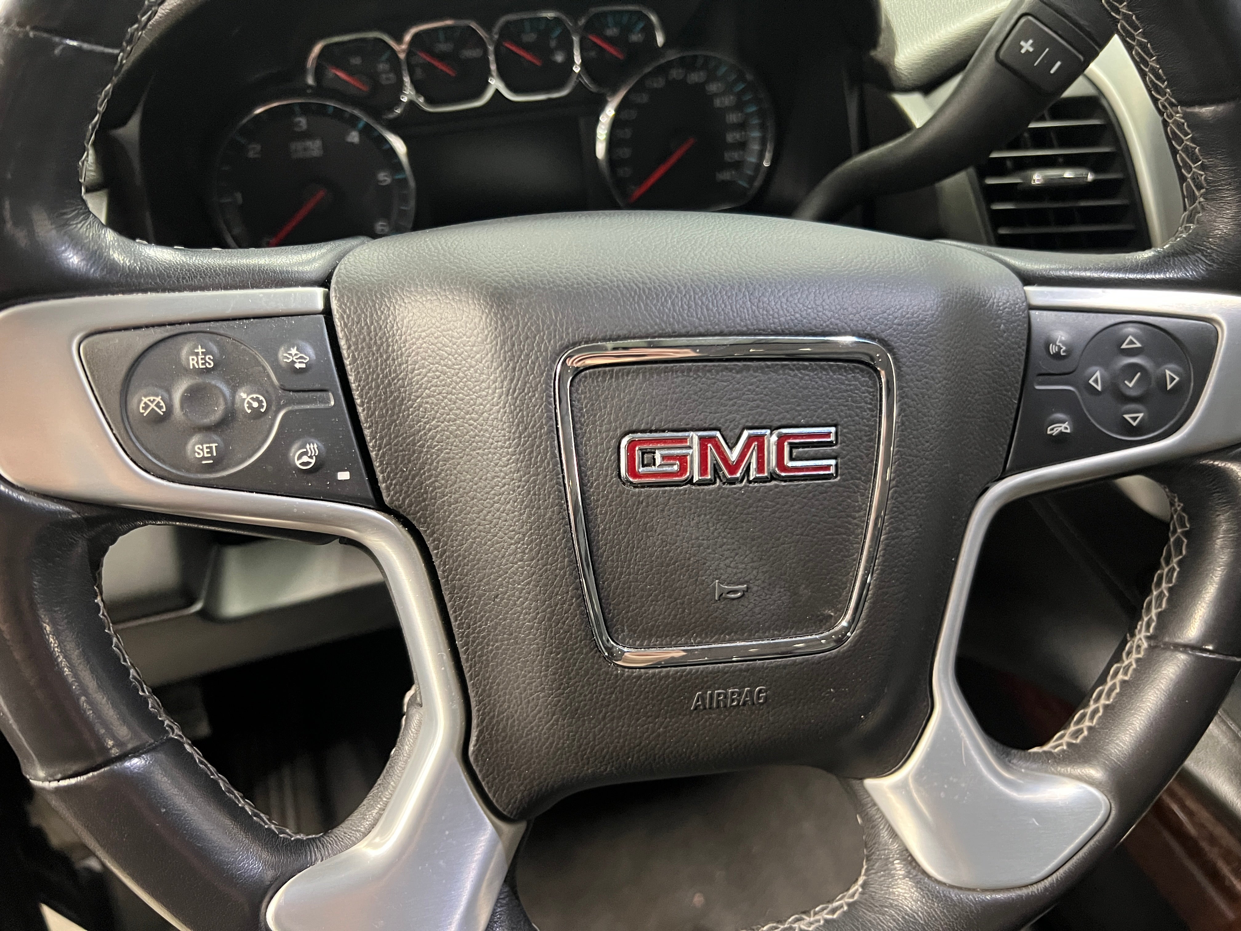 2020 GMC Yukon SLT 4