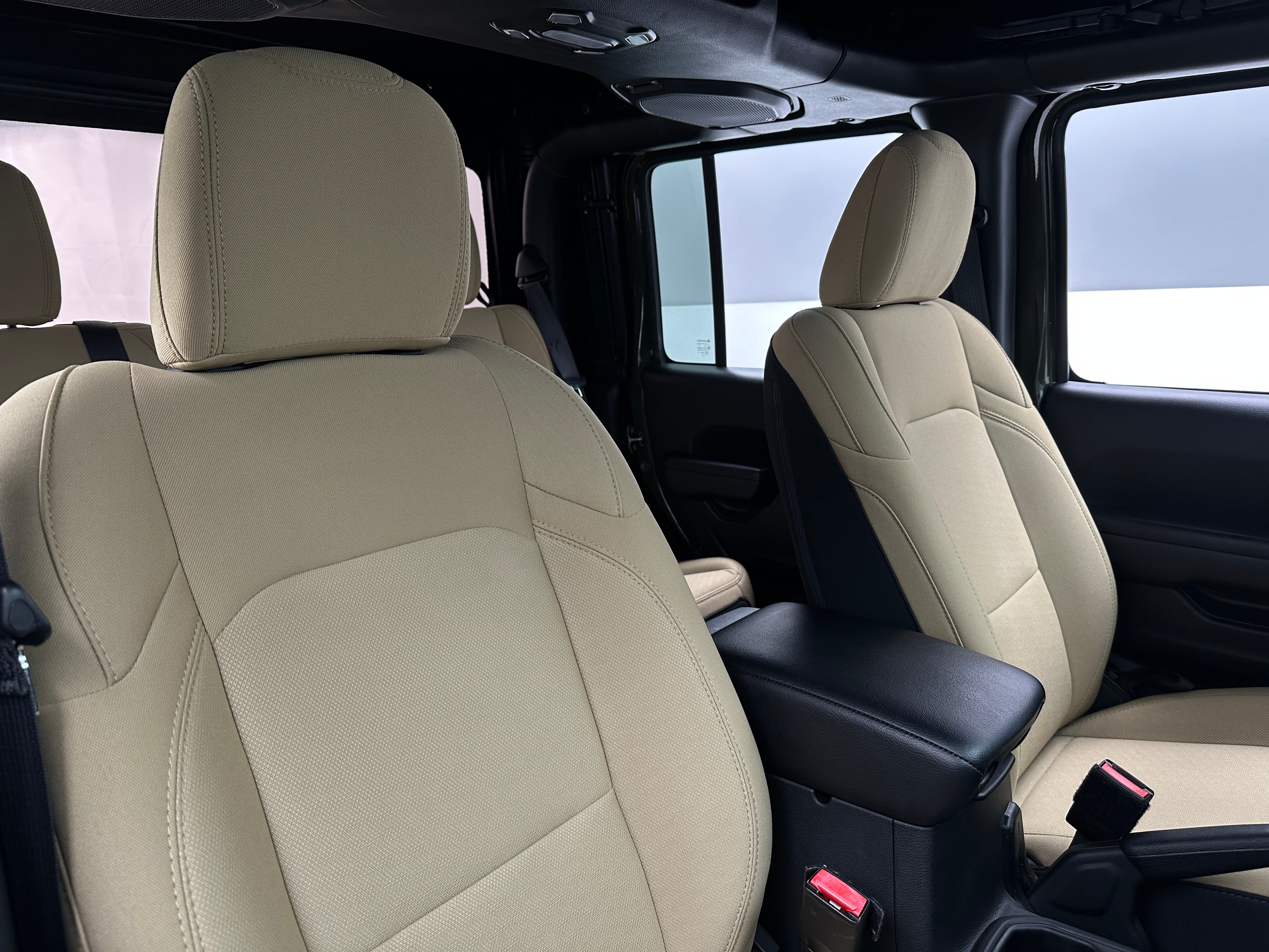 2021 Jeep Gladiator Willys 2