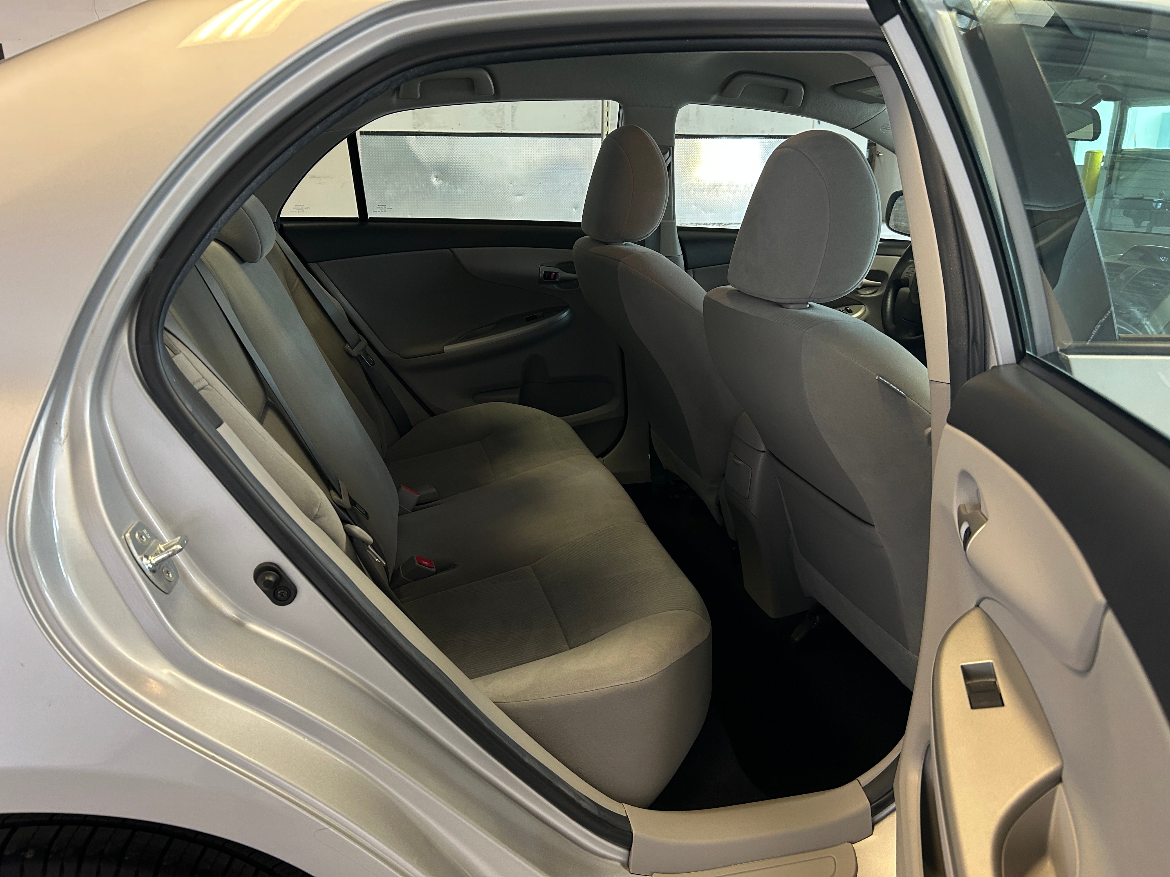2012 Toyota Corolla LE 6