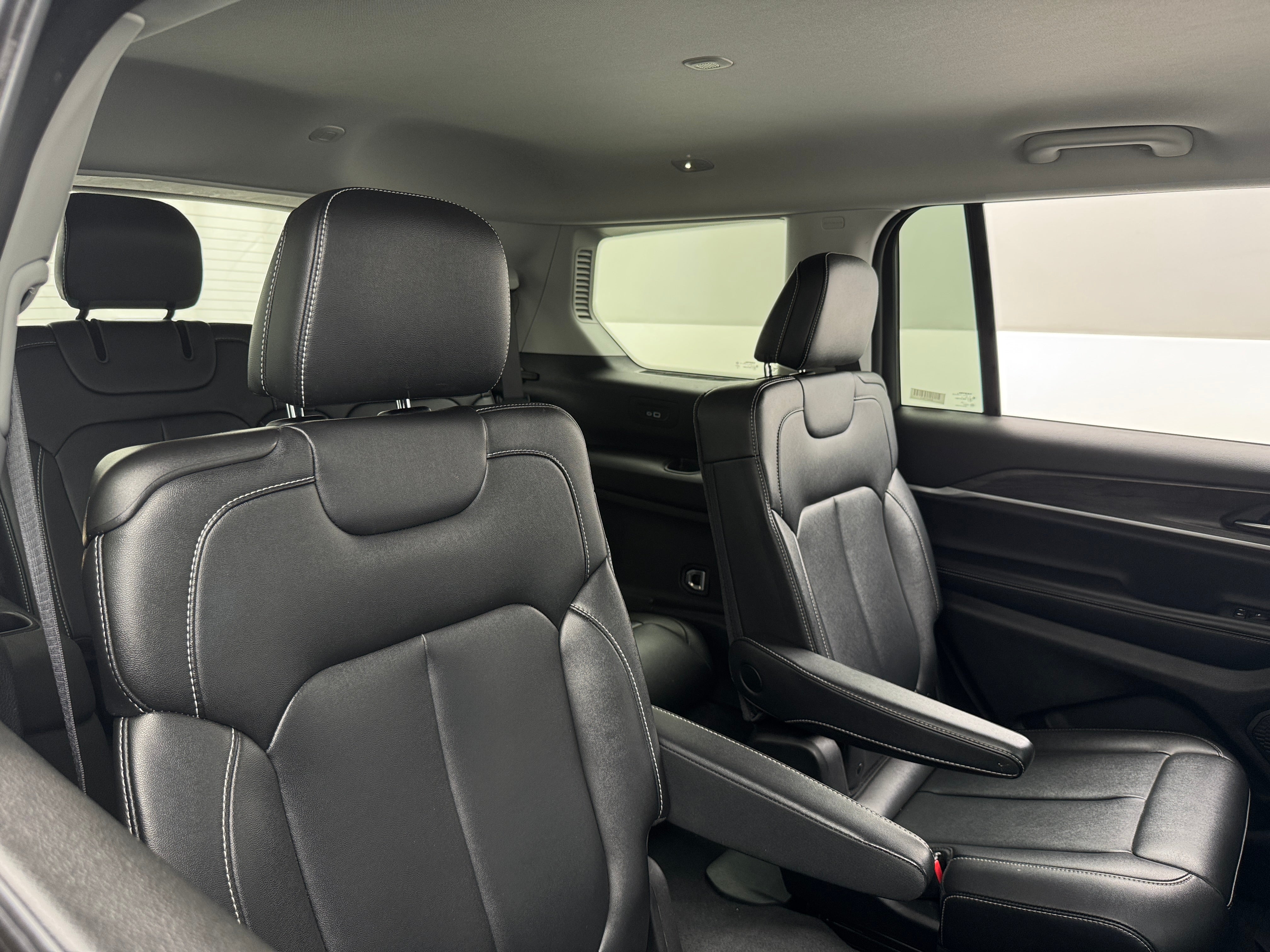 2023 Jeep Grand Cherokee L Limited Edition 5