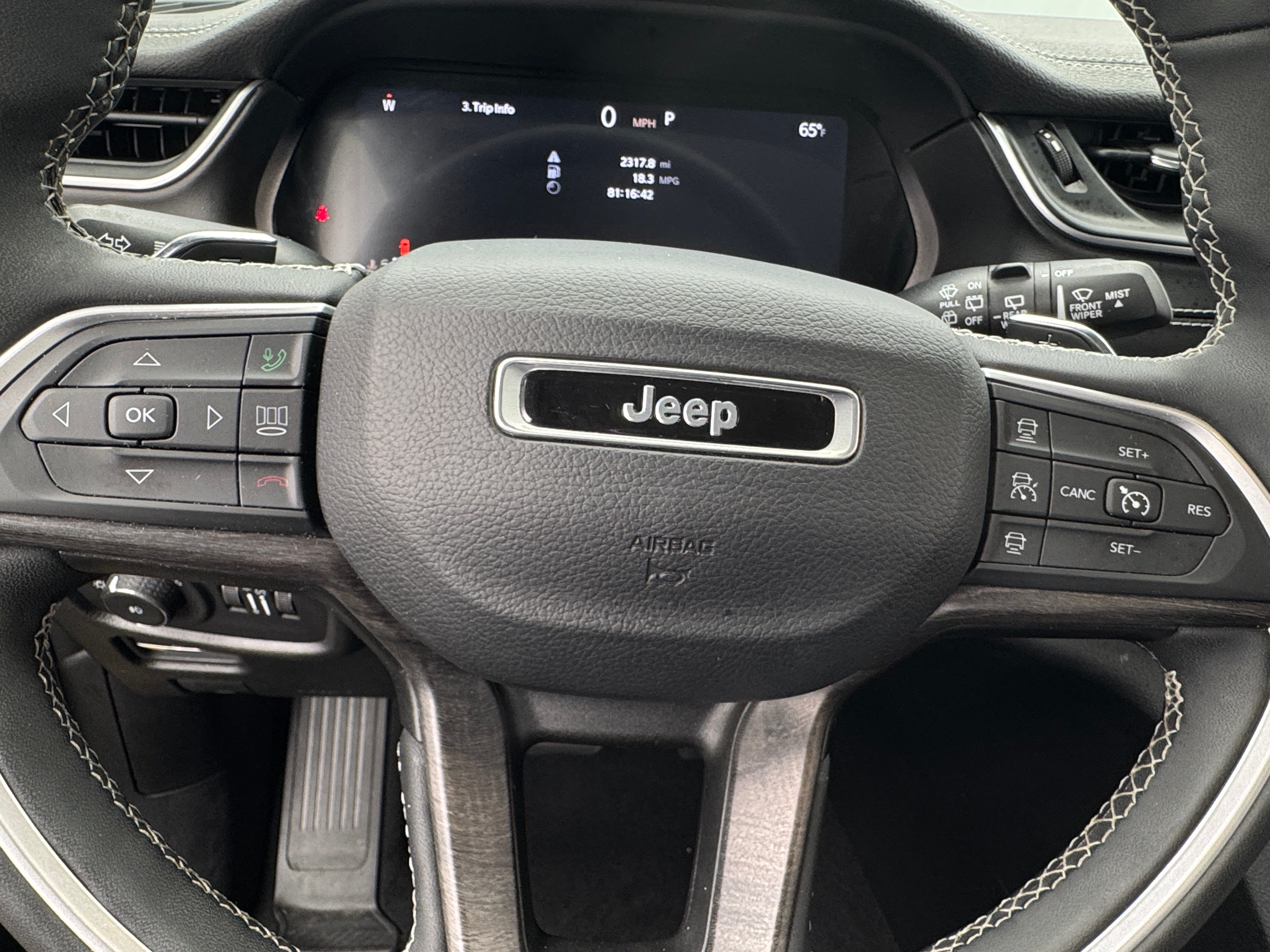 2023 Jeep Grand Cherokee L Limited Edition 4